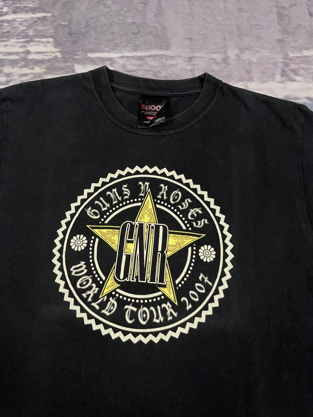 Band Tees × Guns N' Roses × Vintage VINTAGE GUNS N ROSES WORLD TOUR 2007 TSHIRT Size US S / EU 44-46 / 1 - 6 Thumbnail