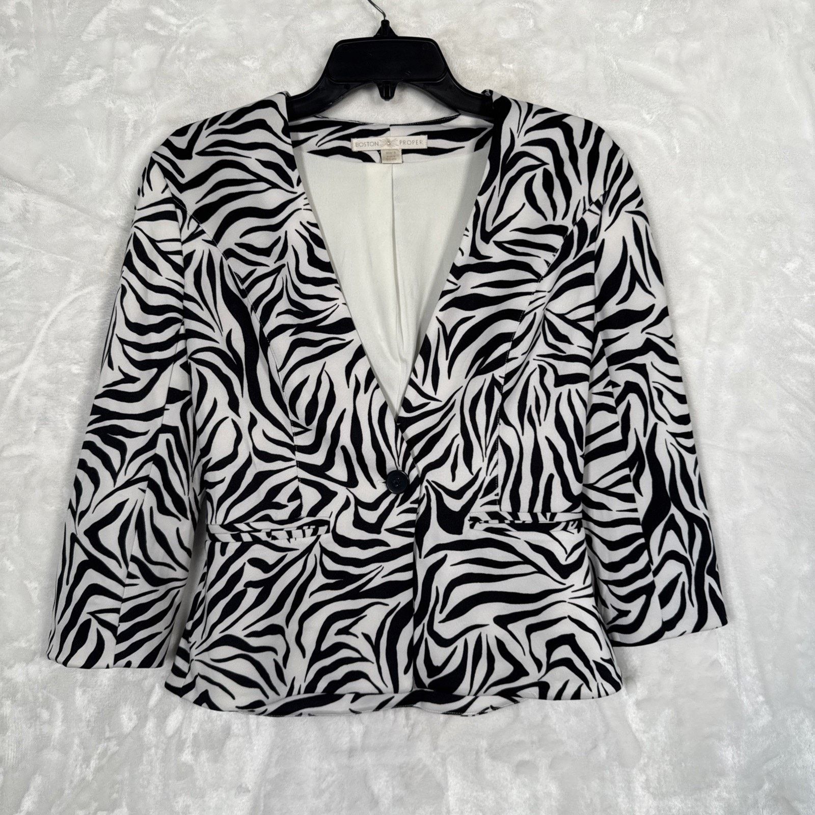 Boston Proper Boston Proper Zebra Print Fitted Blazer Jacket 6 Black and W Size M / US 6-8 / IT 42-44 - 1 Thumbnail