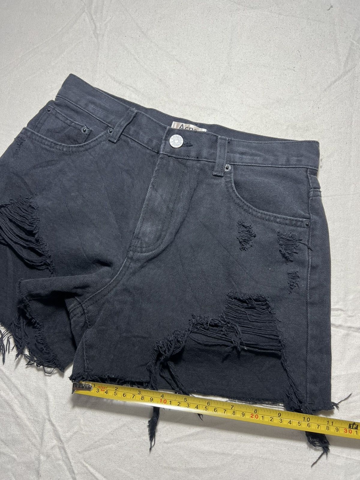 Acne Studios Acne Studios high-waisted distressed denim shorts Size 27" / US 4 / IT 40 - 6 Thumbnail