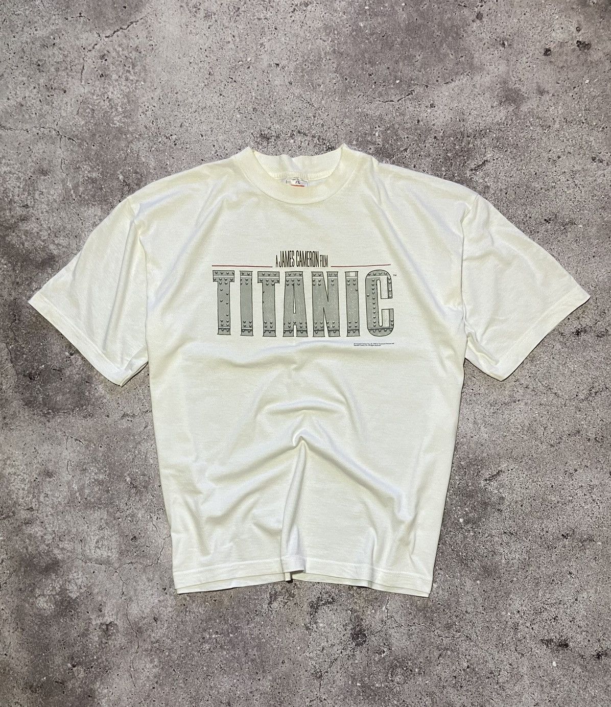 Vintage Titanic 1998 vintage James Cameron rare movie t-shirt Size US XL / EU 56 / 4 - 1 Thumbnail