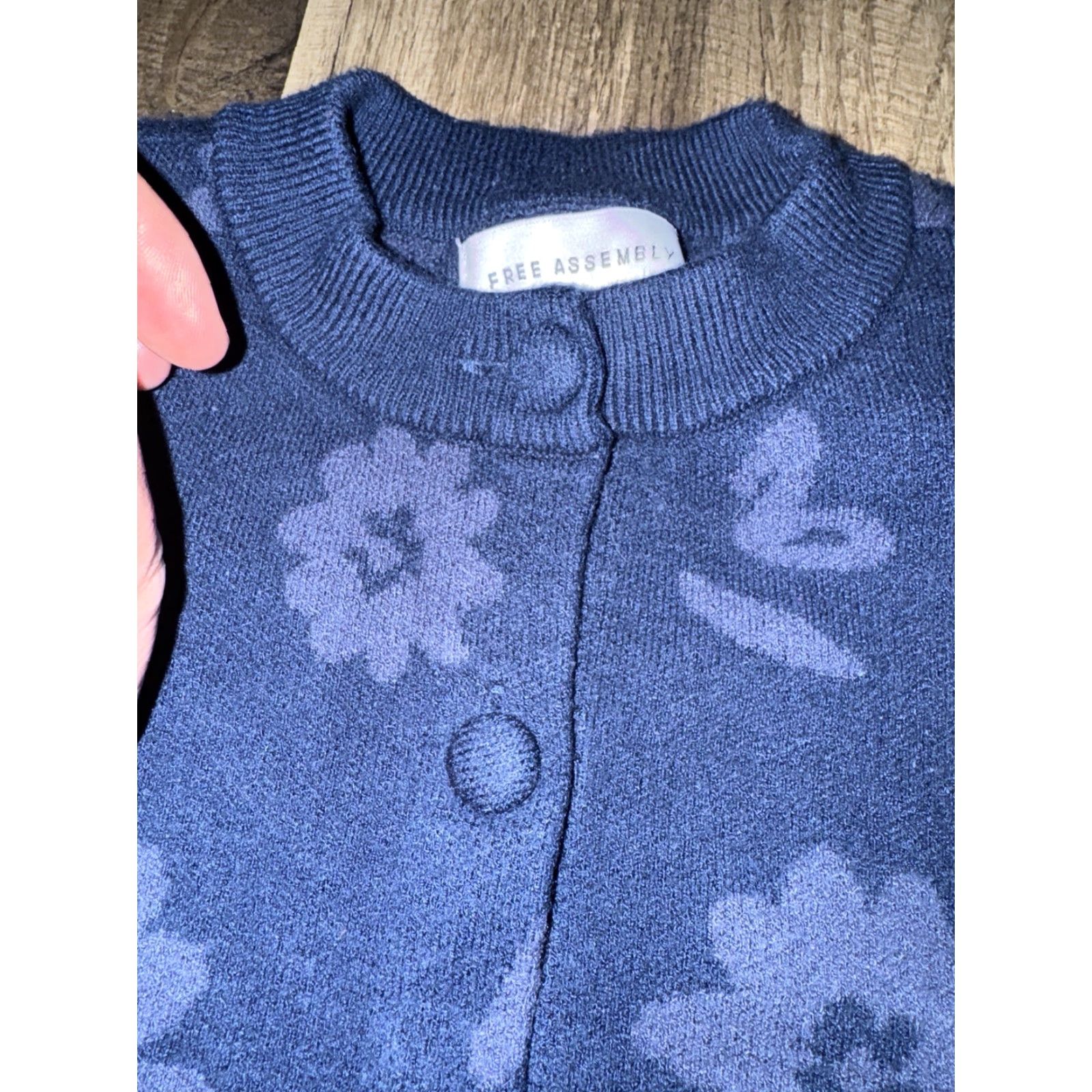 Vintage Free Assembly Cardigan Sweater Blue Medium Petites Women Flower Heavyweight 16x17 16x17.5 Size M / US 6-8 / IT 42-44 - 4 Thumbnail