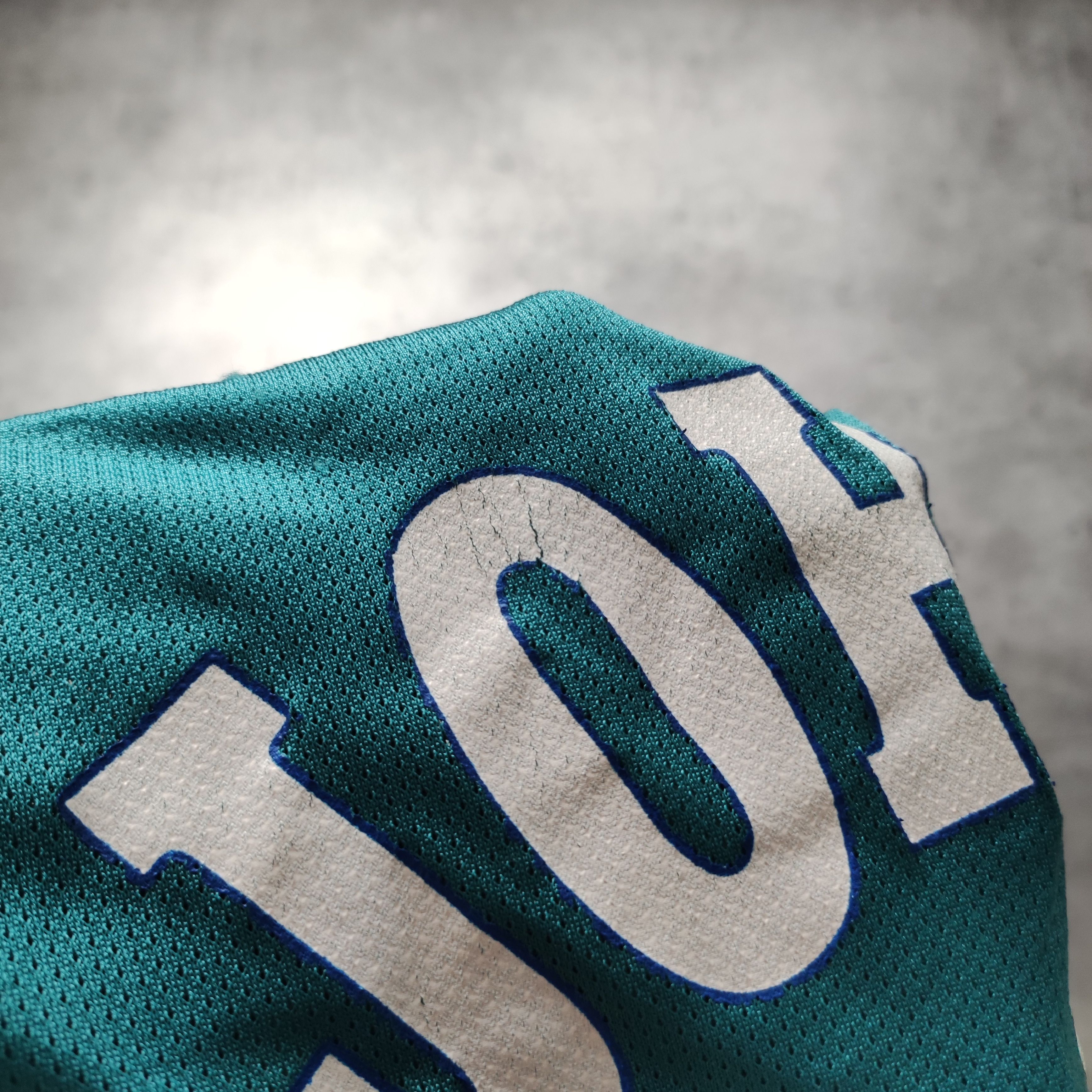 Champion × NBA × Vintage RARE Vintage 90s Authentic Charlotte Champion NBA Jersey Size US M / EU 48-50 / 2 - 11 Thumbnail