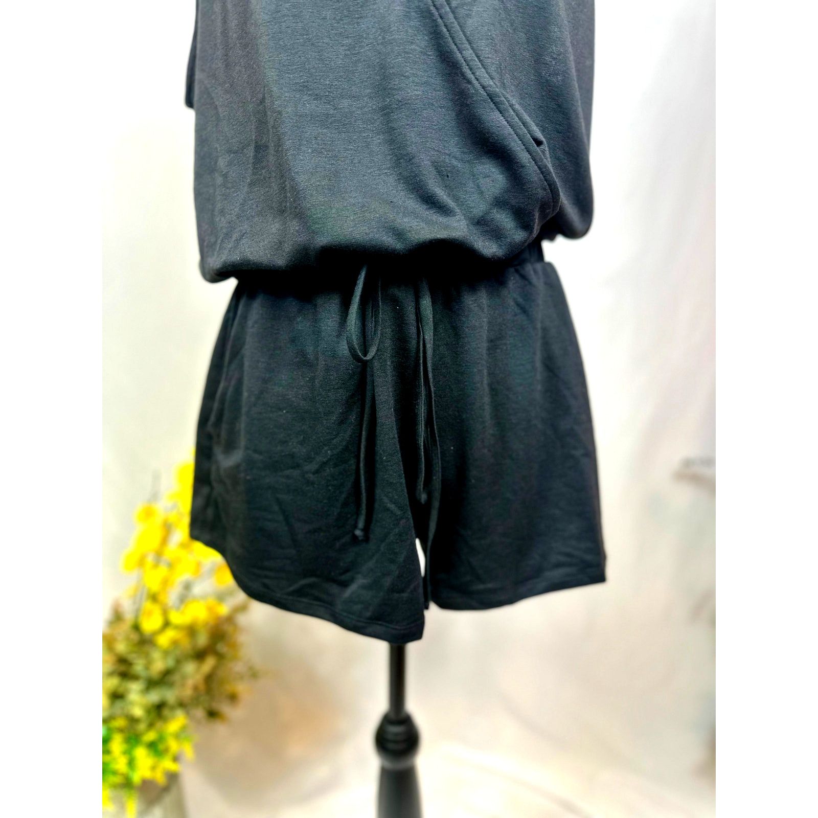 Other LBLC the Label Lauren Romper Drawstring Waist Pockts Black L Size 30" / US 8 / IT 44 - 10 Thumbnail