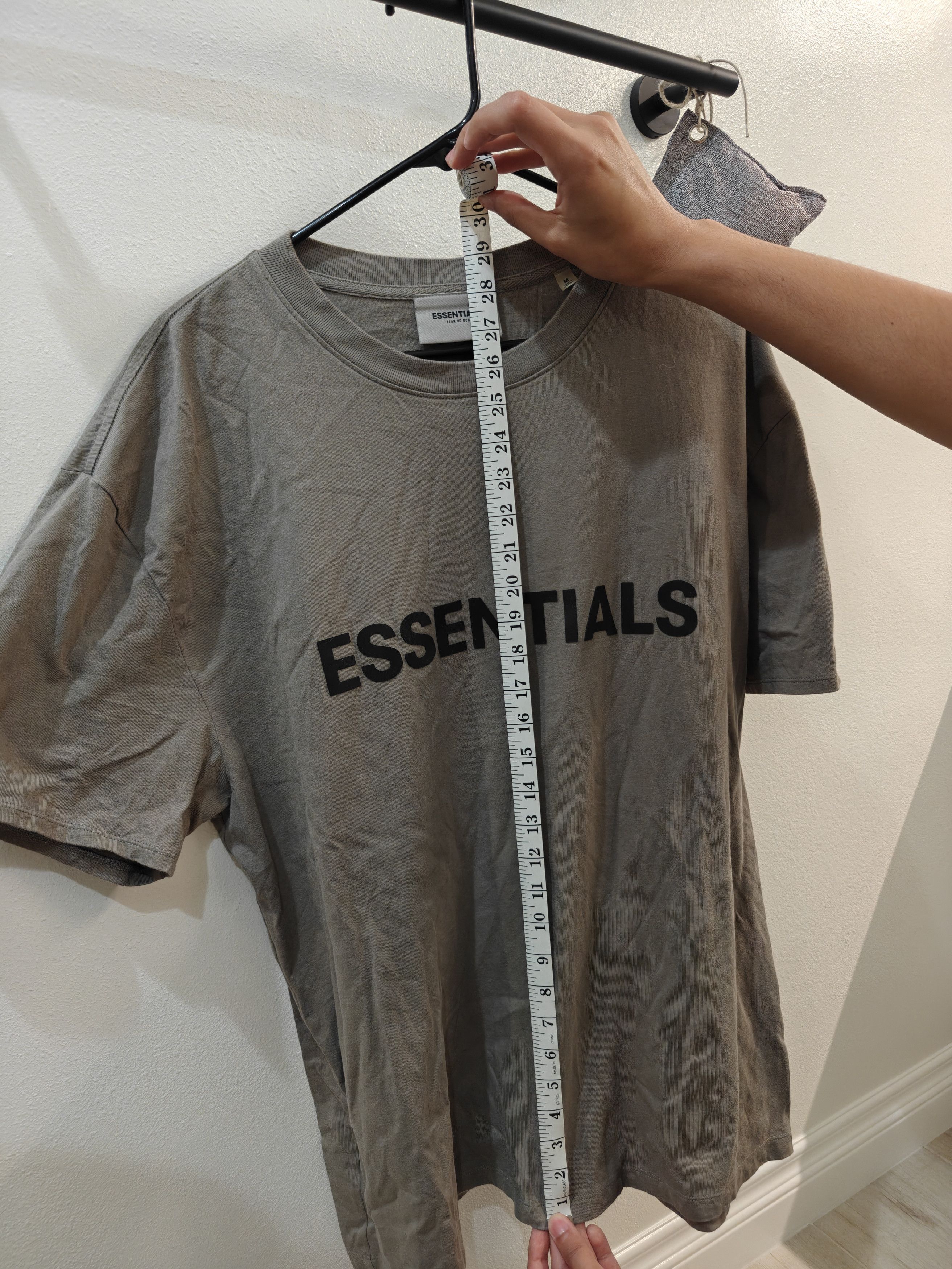 Fear of God Essentials t shirt Size US M / EU 48-50 / 2 - 7 Thumbnail