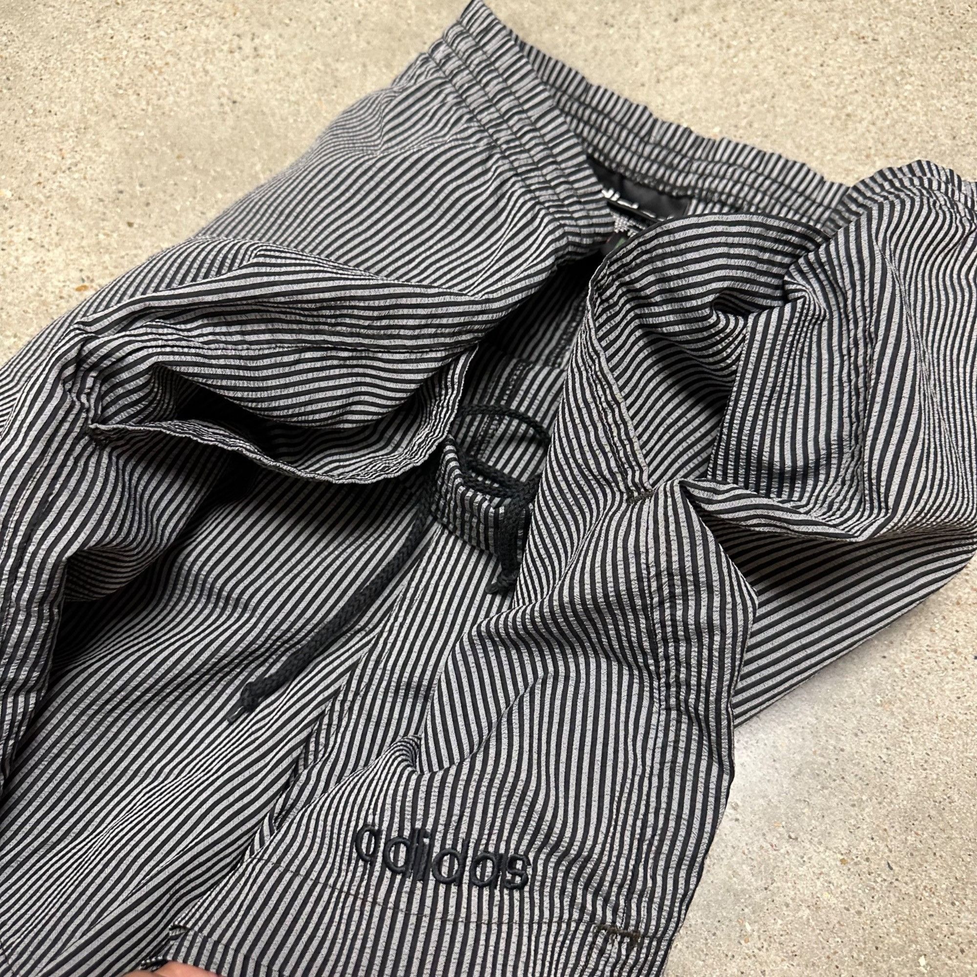 Adidas × Vintage Vintage 90s Adidas Pinstripe Black/Grey Nylon Shorts Size US 34 / EU 50 - 3 Thumbnail