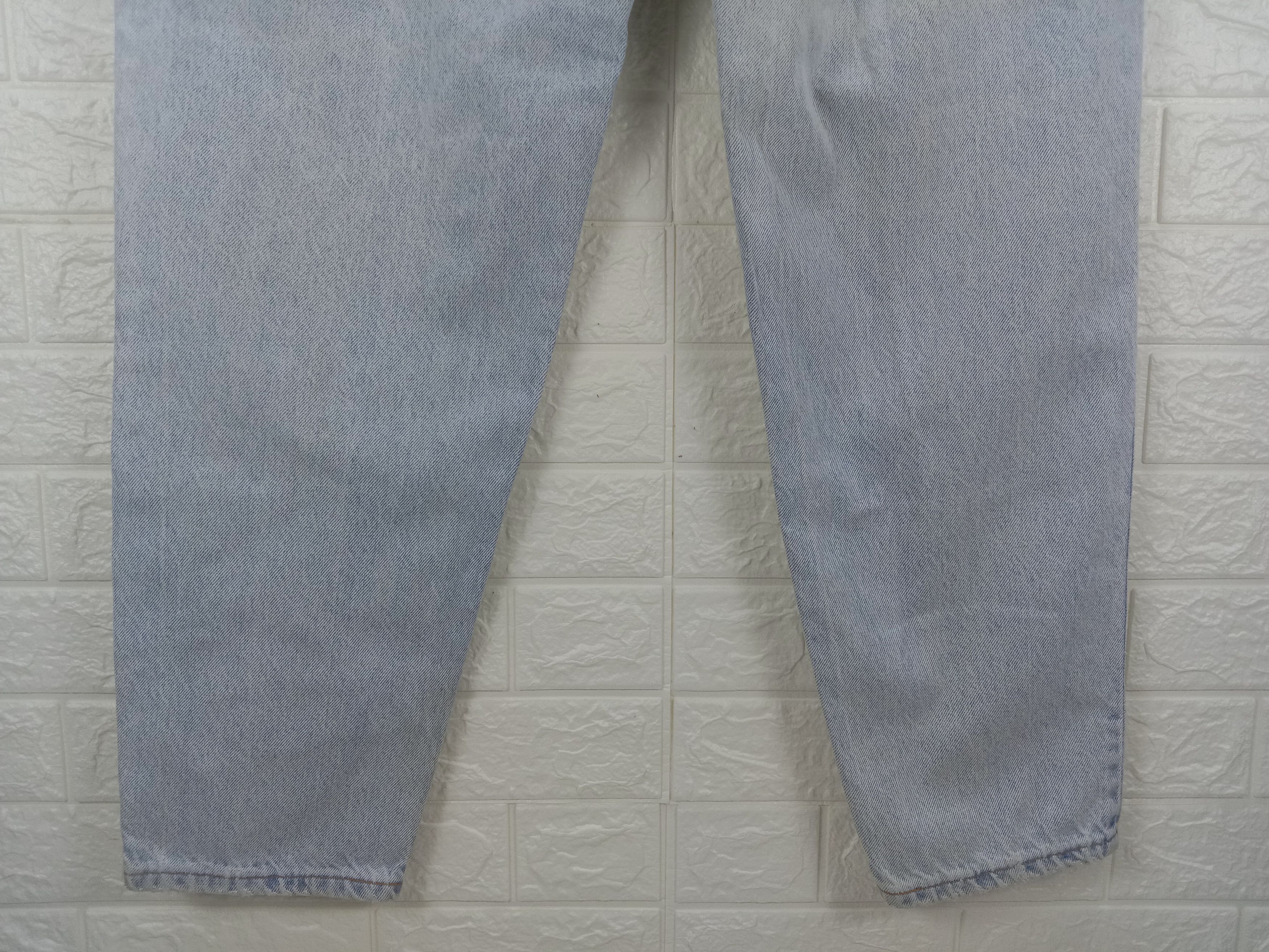 Levi's Vintage 90s Levi's 560 Orange Tab Jeans Light Wash Denim Size US 33 - 8 Thumbnail