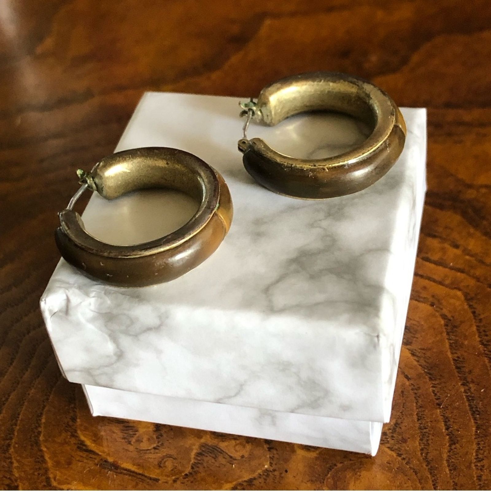 Jewelry Vintage Liz Claiborne simulated tiger eye hoop earrings Size ONE SIZE - 1 Thumbnail