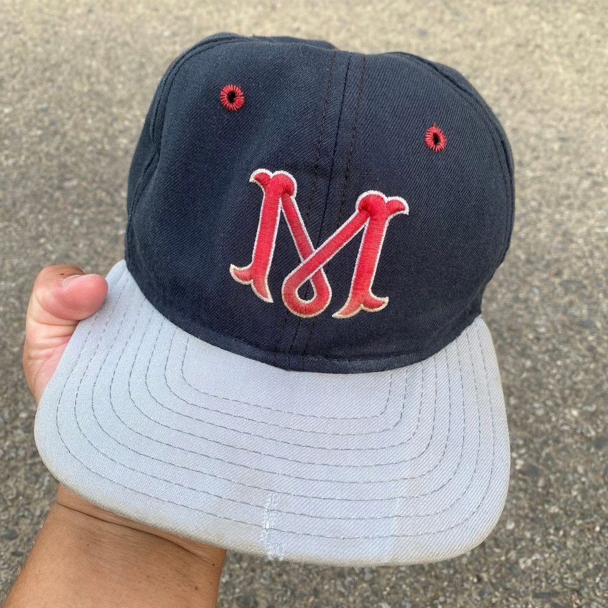 MLB RARE ‼️ Milwaukee Braves Size ONE SIZE - 2 Thumbnail