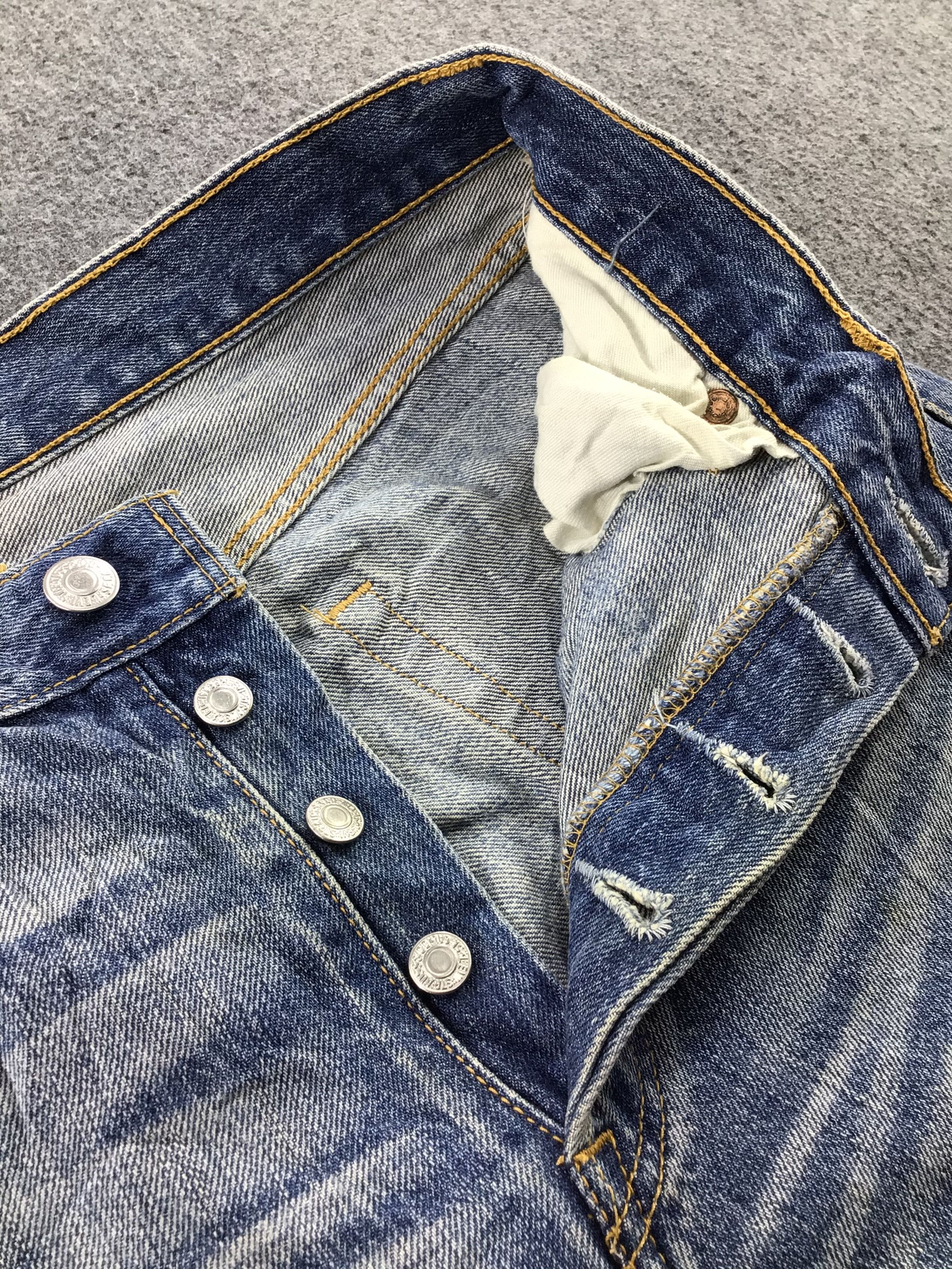 Levi's Vintage Levis 501 Jeans-JM516 Size US 31 - 8 Thumbnail