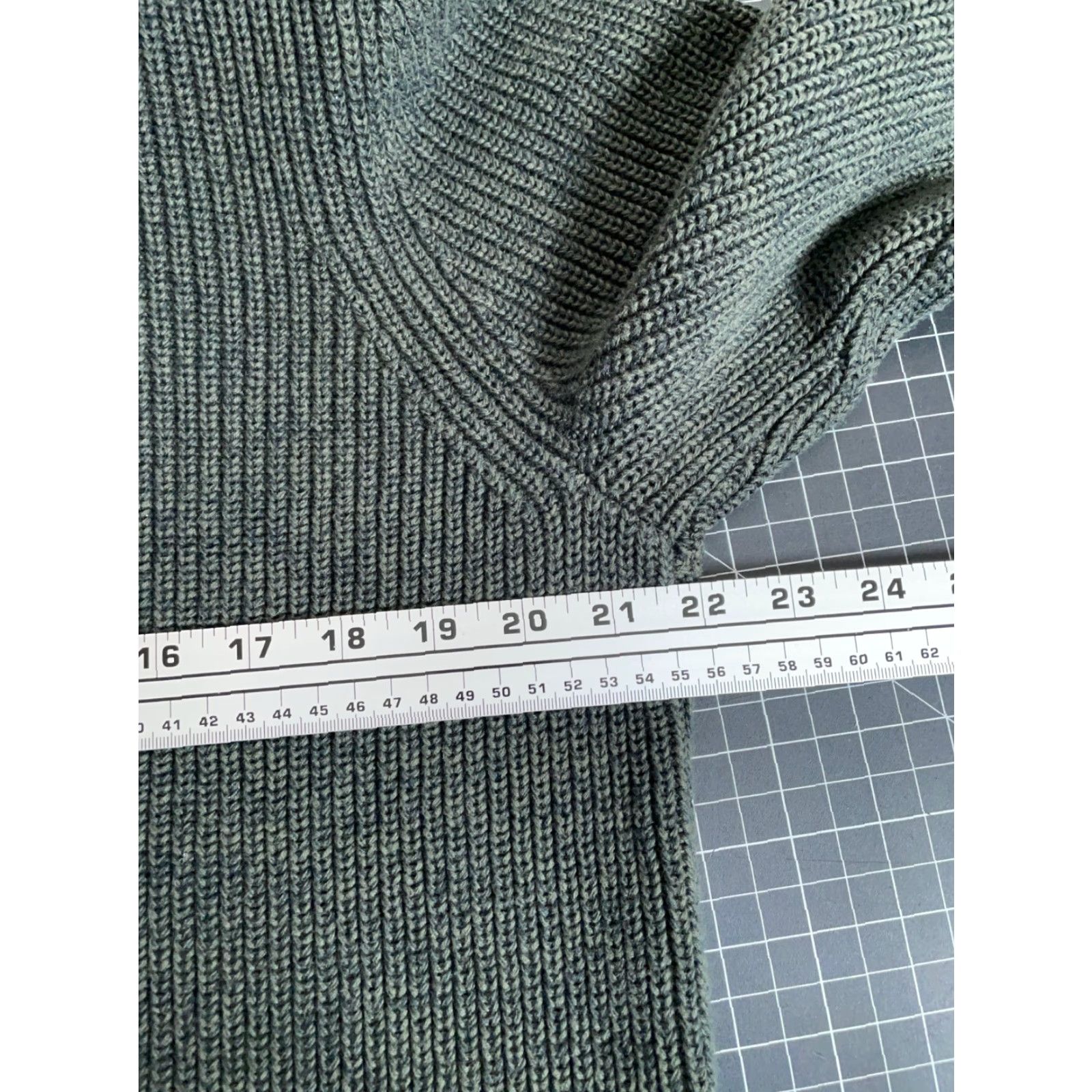 Eddie Bauer VINTAGE Eddie Bauer Men’s Large Green Henley Sweater Shirt? Size US L / EU 52-54 / 3 - 5 Thumbnail
