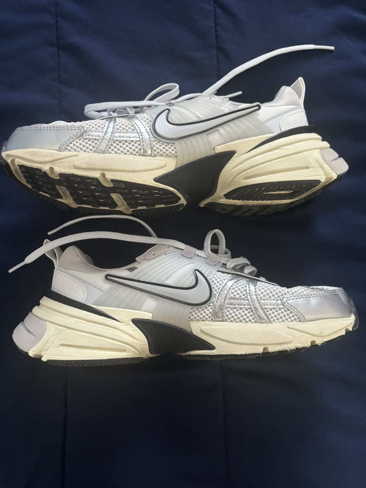 Nike Nike V2K Run Size US 8.5 / EU 41-42 - 2 Thumbnail