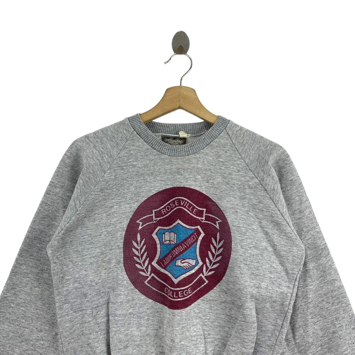 Vintage Vintage 80’ ROSEVILLE COLLEGE Labor Omnia Vincit Sweatshirt Size S / US 4 / IT 40 - 2 Thumbnail