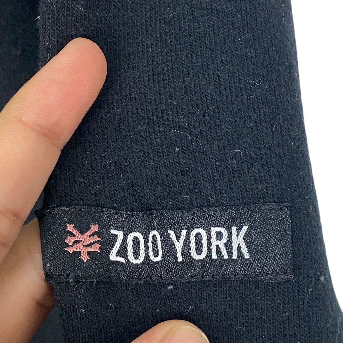 Other Vintage Zoo York Full Zip Hoodie Black Pullover Jumper SizeL Size US L / EU 52-54 / 3 - 5 Thumbnail