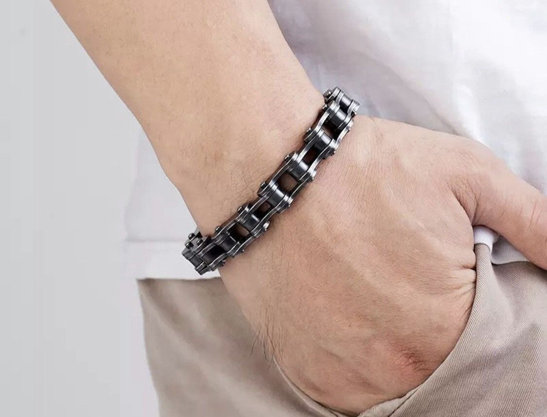 Jewelry x Silver Bike Chain Bangle Bracelet in Silver, Men's