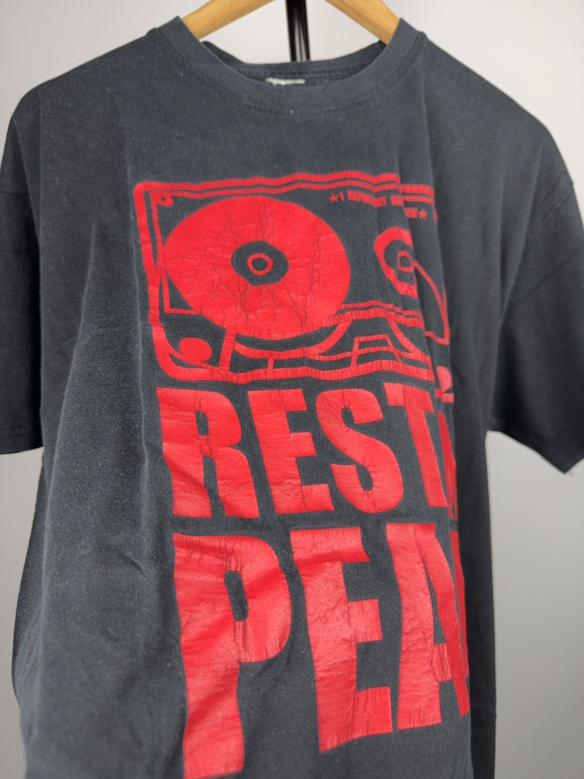 Vintage Vintage 00s Retro Rest In Peace Cassette Graphic T-Shirt Size US L / EU 52-54 / 3 - 4 Thumbnail