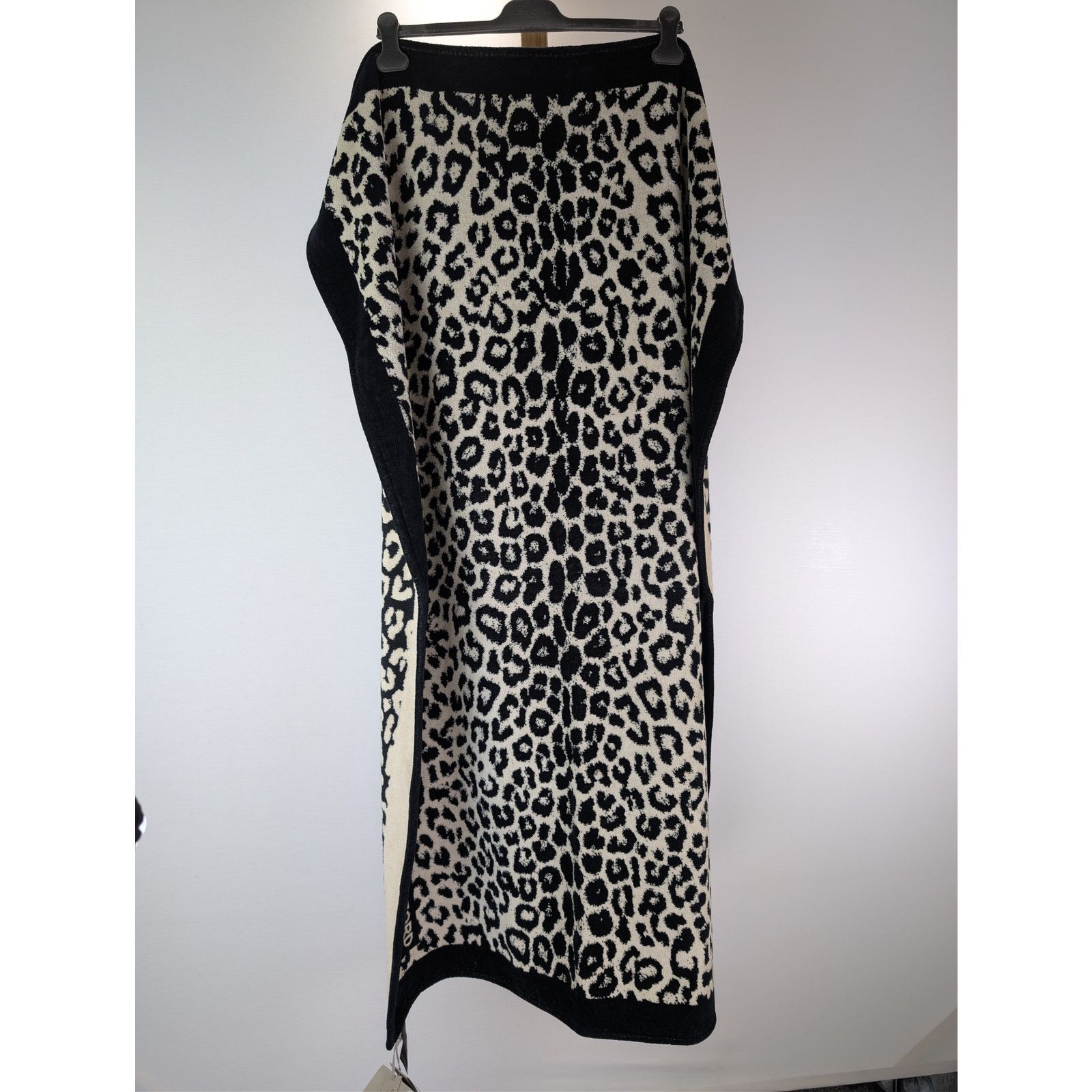 Tom Ford o1rshd1 Size: OS / Towel in Leopard Brown Size ONE SIZE - 2 Thumbnail
