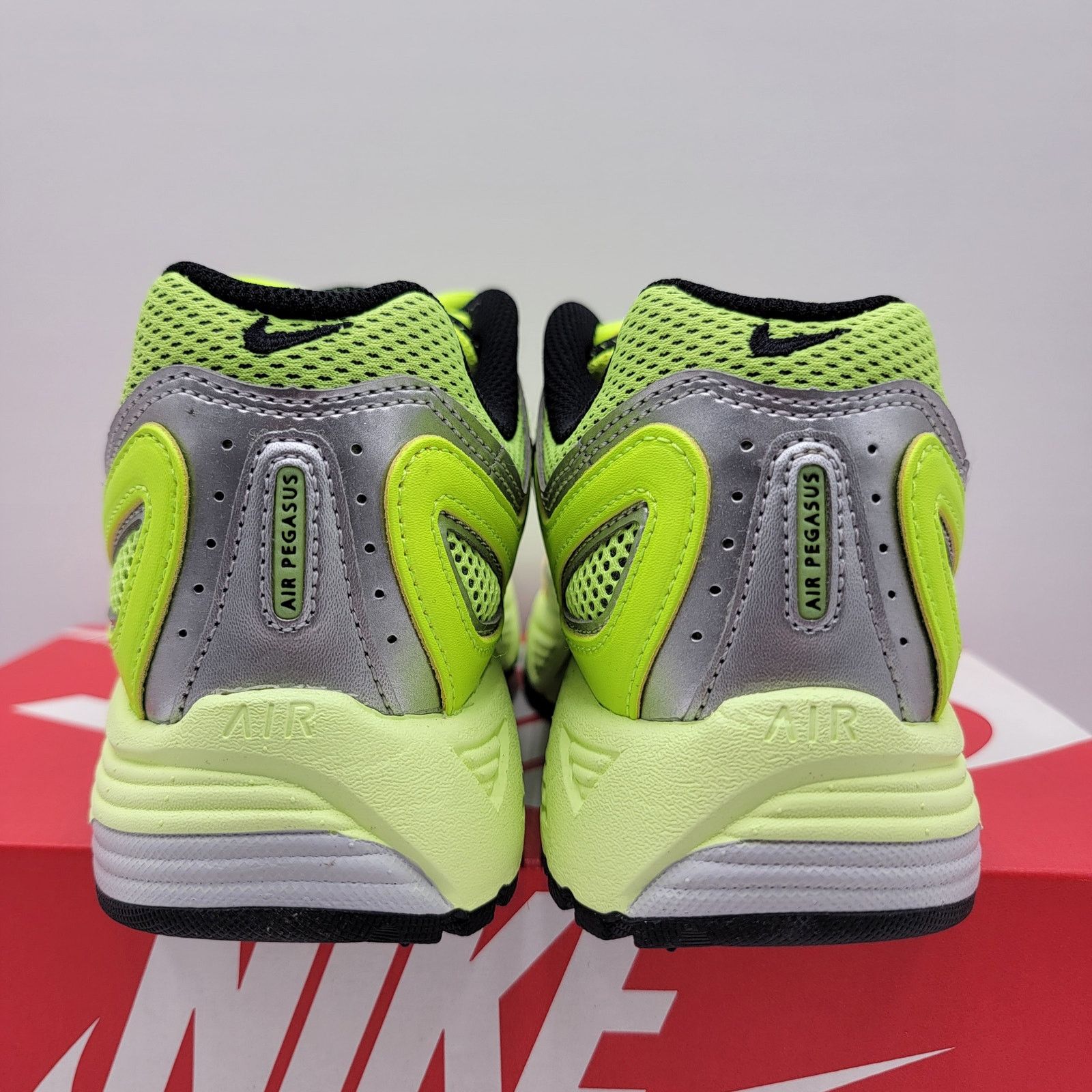 Nike Nike Air Pegasus 2K5 'Volt' Women's Size 7 - New in Box Size US 7 / IT 37 - 5 Thumbnail