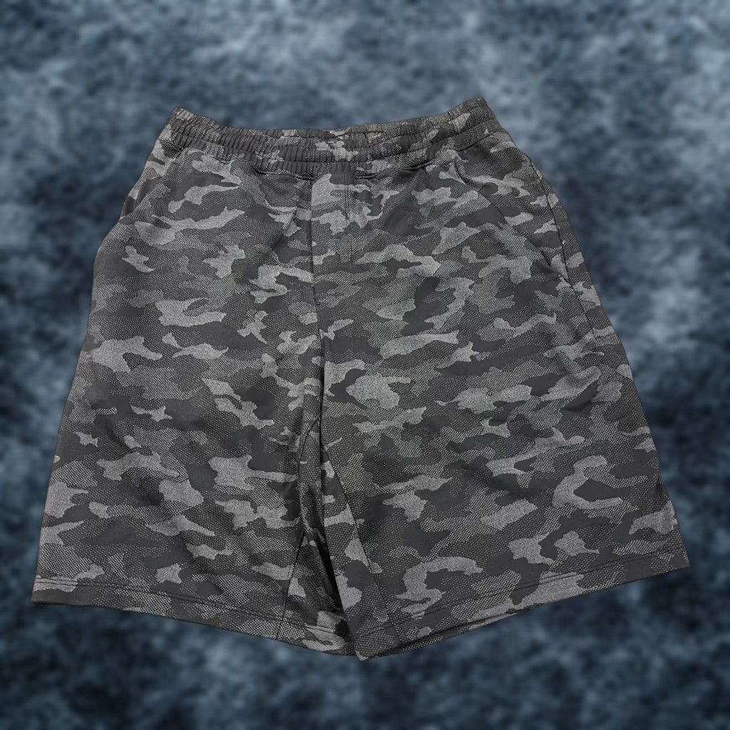 Lululemon Lululemon Shorts Mens Small Gray Camouflage Pace Breaker Lined 9 Inch Performance Size US 29 - 1 Thumbnail