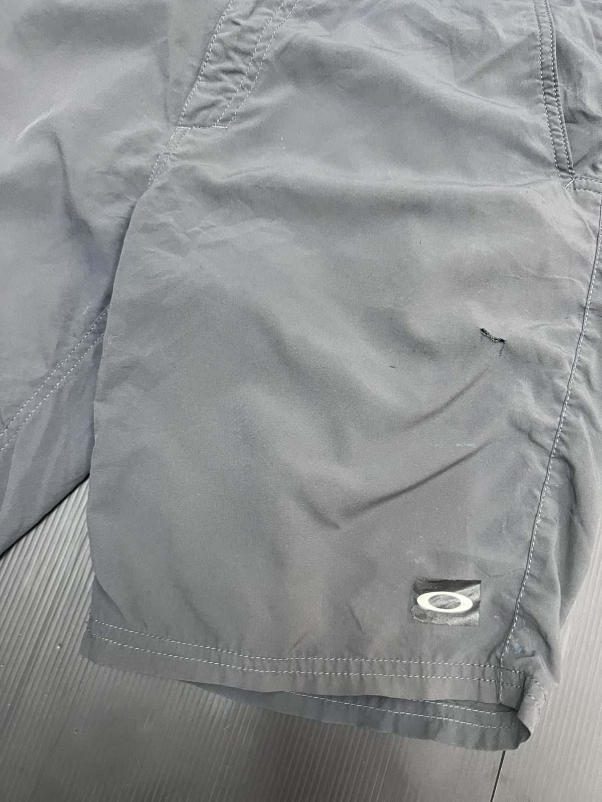 Vintage Thrashed Faded Oakley Quickdry Light Short Pant Size US 32 / EU 48 - 3 Thumbnail