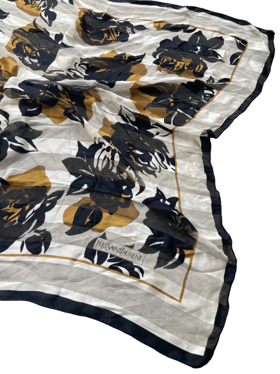 Yves Saint Laurent 34” x 34” Yves Saint Laurent Scarf Size ONE SIZE - 1 Thumbnail