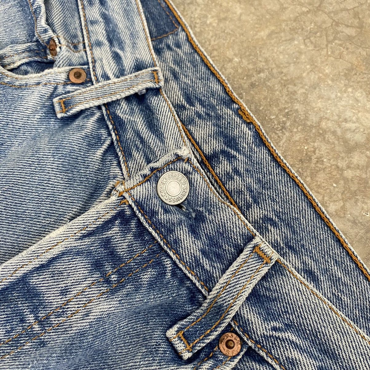 Levi's Size 29x36 Vintage 1997 Levis 501 Faded Blue Denim Jeans Size US 29 - 10 Thumbnail