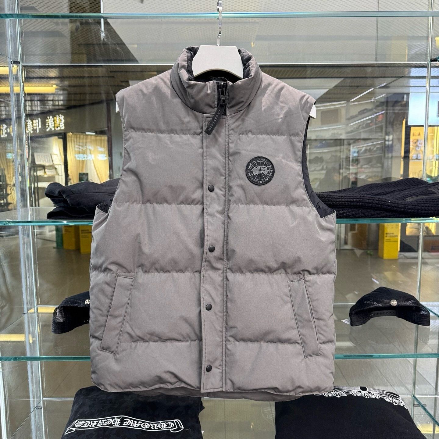 Canada Goose Canada Goose Garson Down Vest Unisex Size US L / EU 52-54 / 3 - 1 Thumbnail