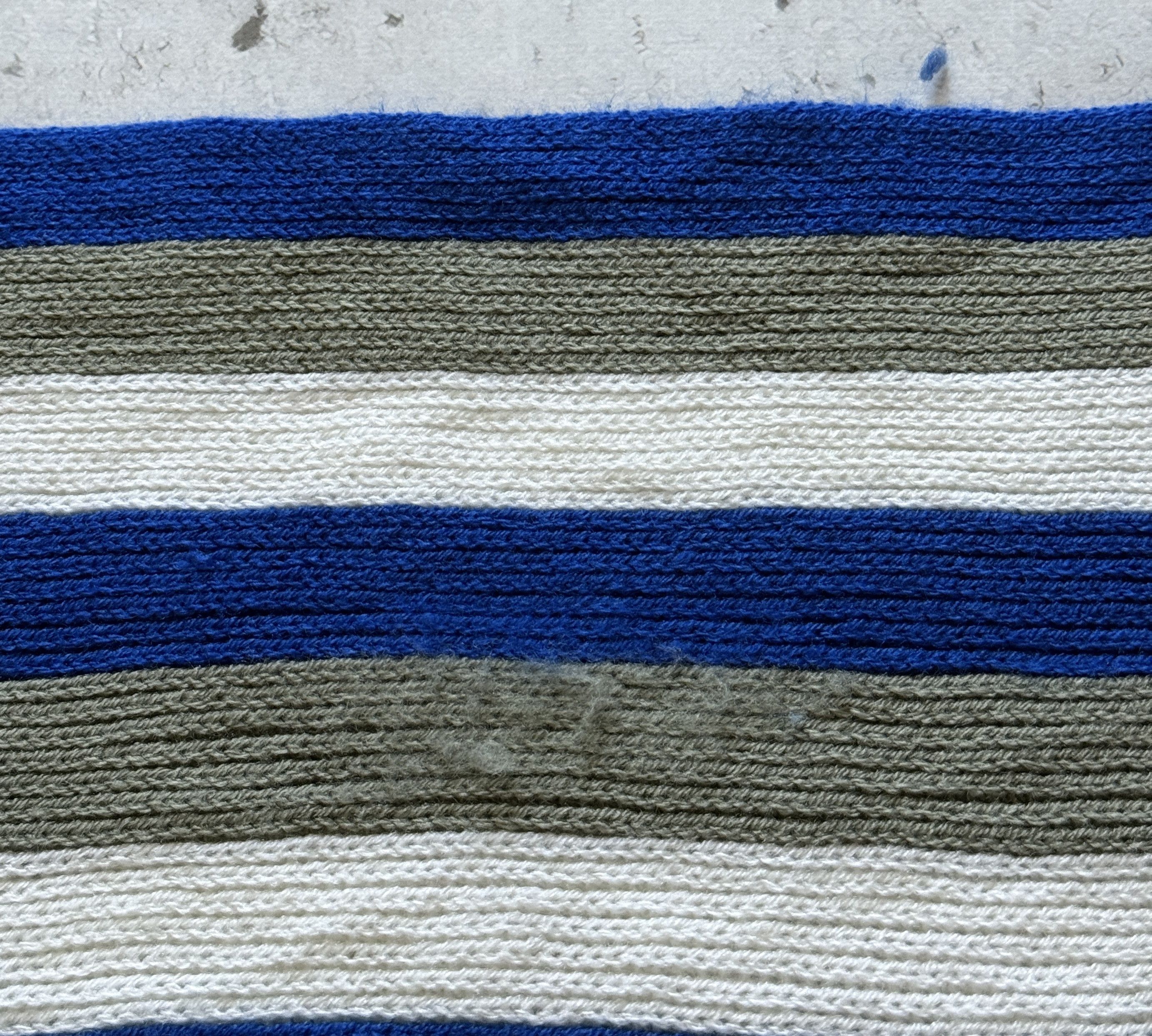 Other Queens Park Rangers SCARF FOOTBALL SOCCER Size ONE SIZE - 6 Thumbnail