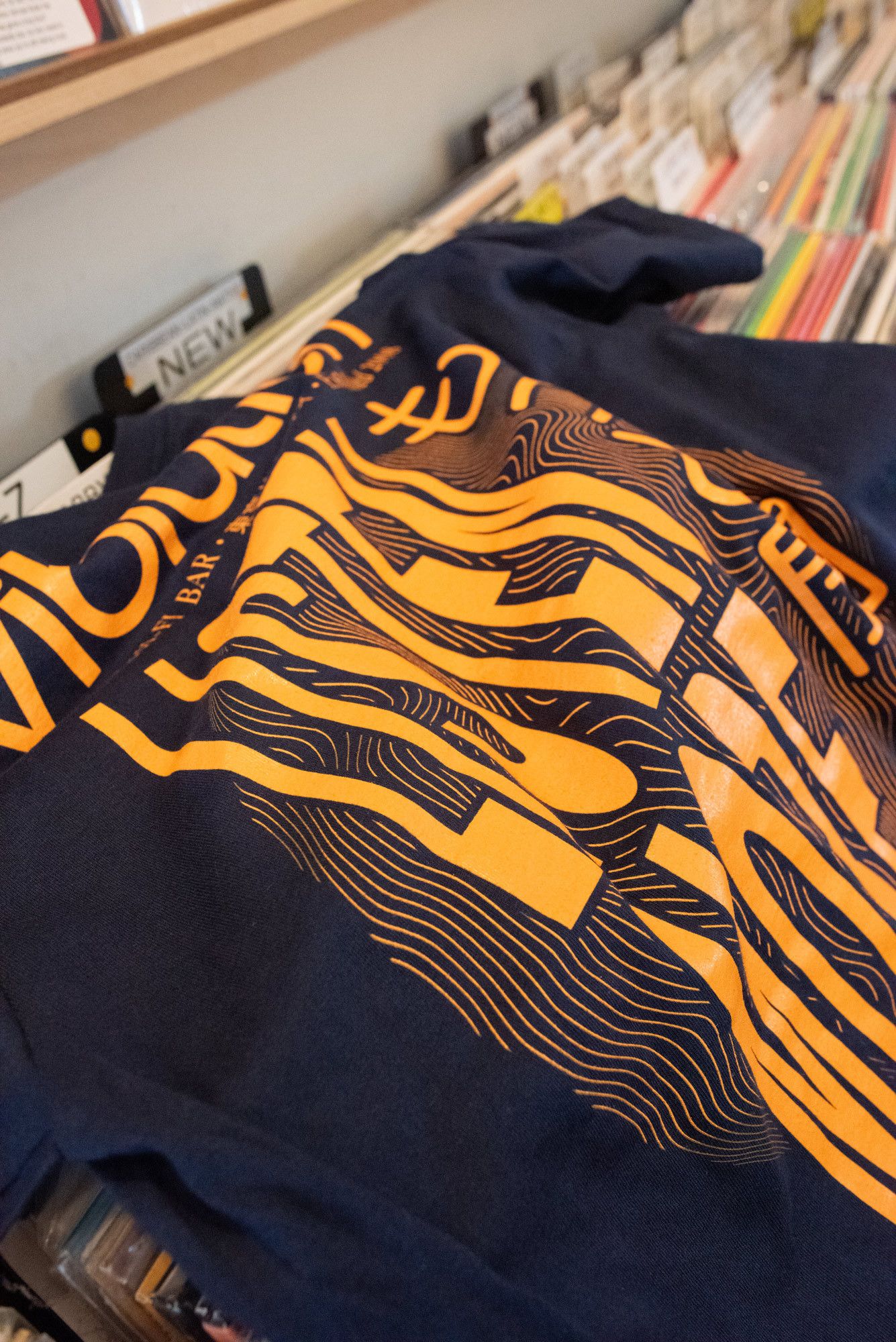 Other vibration.Tokyo LISTEN MORE T-SHIRT STAFF 2024 Size US XL / EU 56 / 4 - 4 Thumbnail