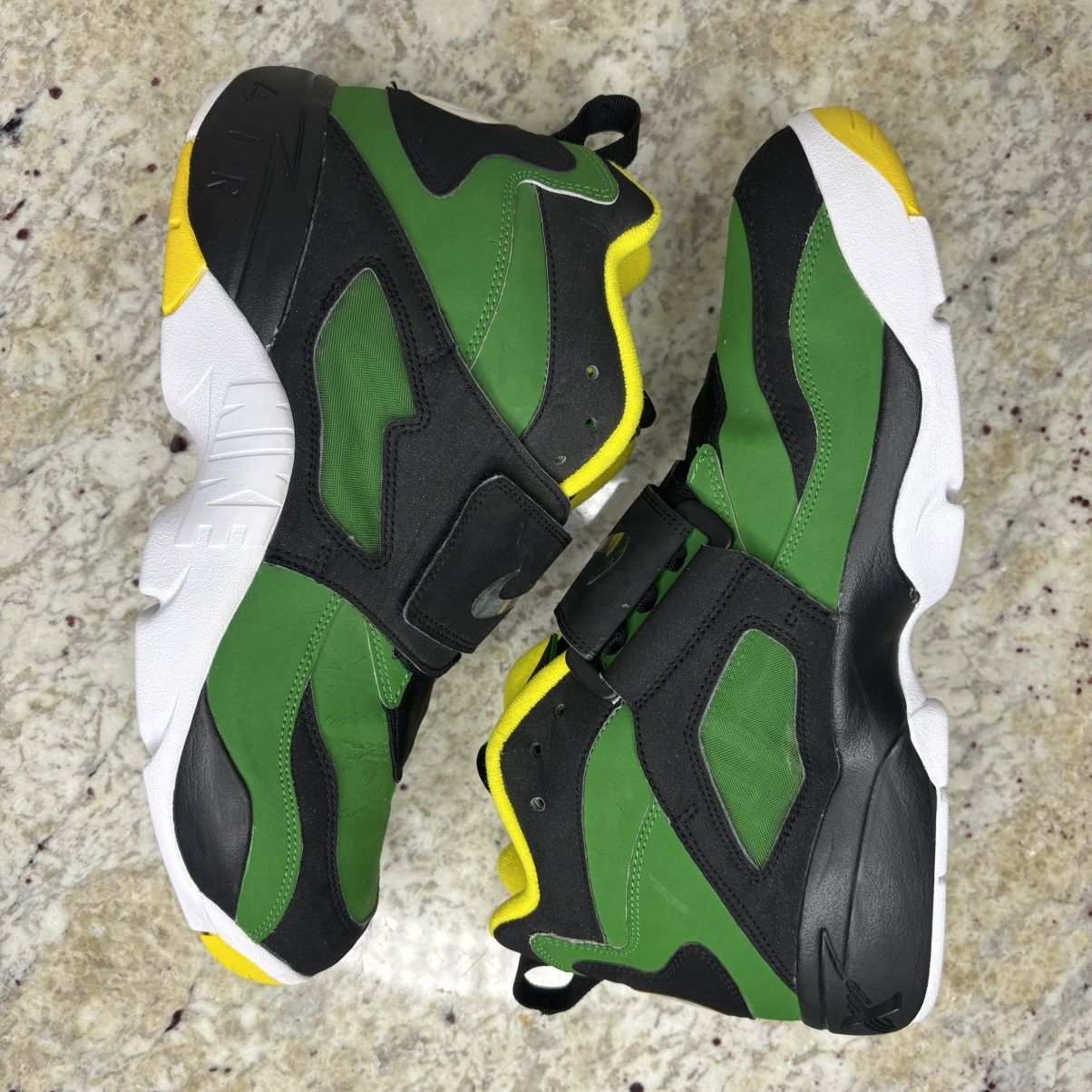 Nike Size 12-Nike Diamond Turf Oregon Ducks light use no box Size US 12 / EU 45 - 14 Thumbnail