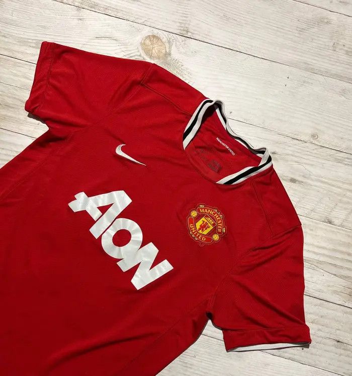 Nike Nike Manchester United 2011 2012 Young #18 Home Shirt Jersey Size US M / EU 48-50 / 2 - 4 Thumbnail
