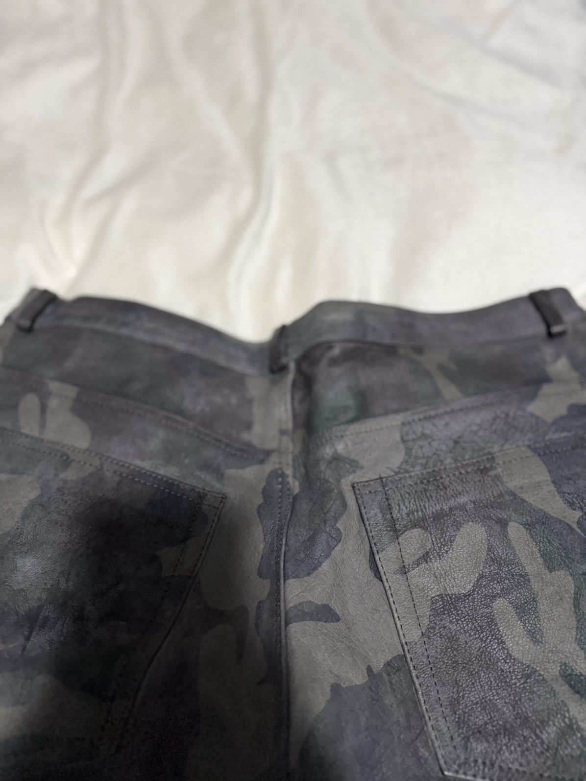 The GV Gallery GV Gallery Rasberry Hills Camo Leather Shorts Size US 34 / EU 50 - 4 Thumbnail