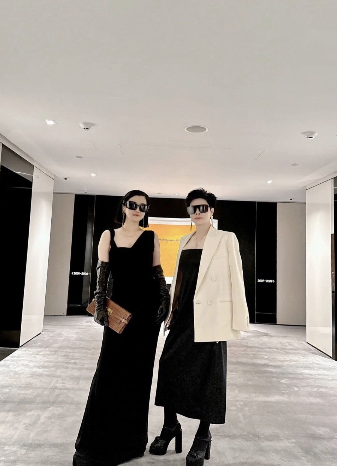 Saint Laurent Paris × Yves Saint Laurent Saint Laurent SLP Saint Laurent Double breasted White Suit Size XS / US 0-2 / IT 36-38 - 4 Thumbnail