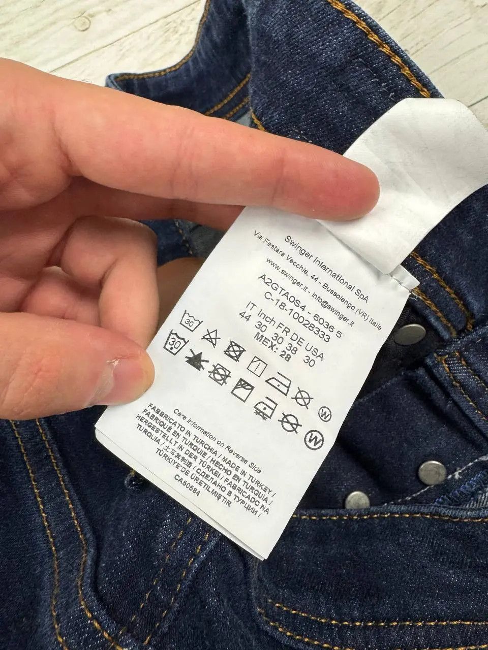 Versace Vintage Versace Jeans Skinny Fit Denim Big Logo Size US 30 / EU 46 - 10 Thumbnail