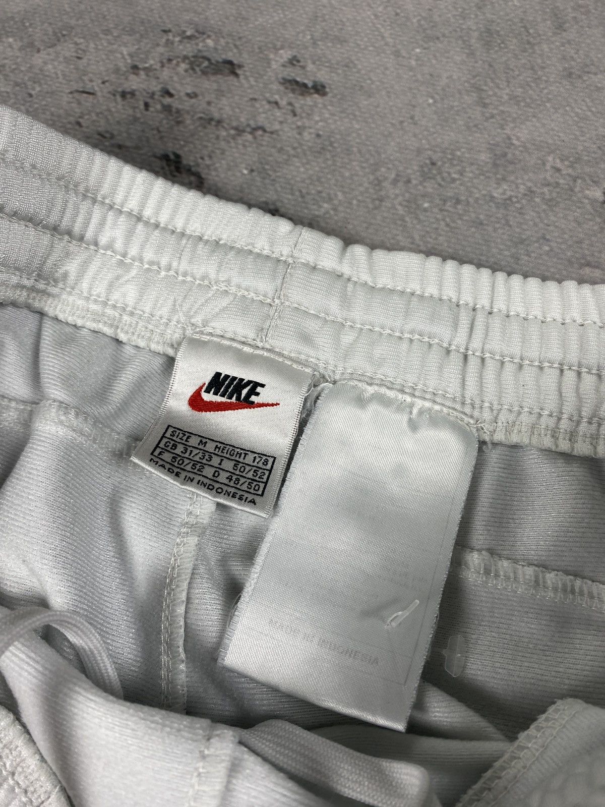Nike × Vintage Vintage Nike Swoosh Baggy Trackpants M/32 Size US 32 / EU 48 - 12 Thumbnail