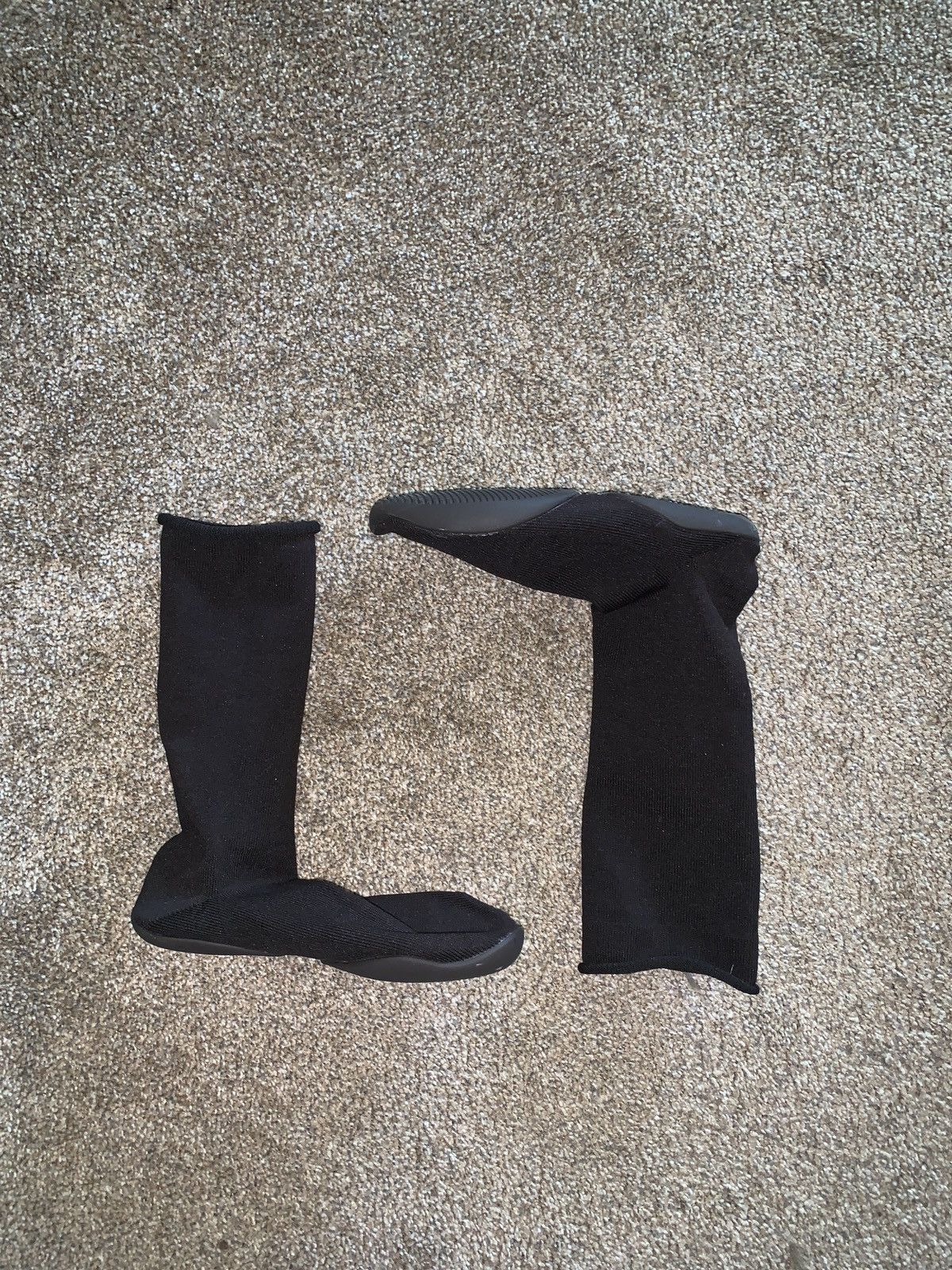 Kanye West Kanye West YZY Pods Size 1 Size US 8 / EU 41 - 4 Thumbnail