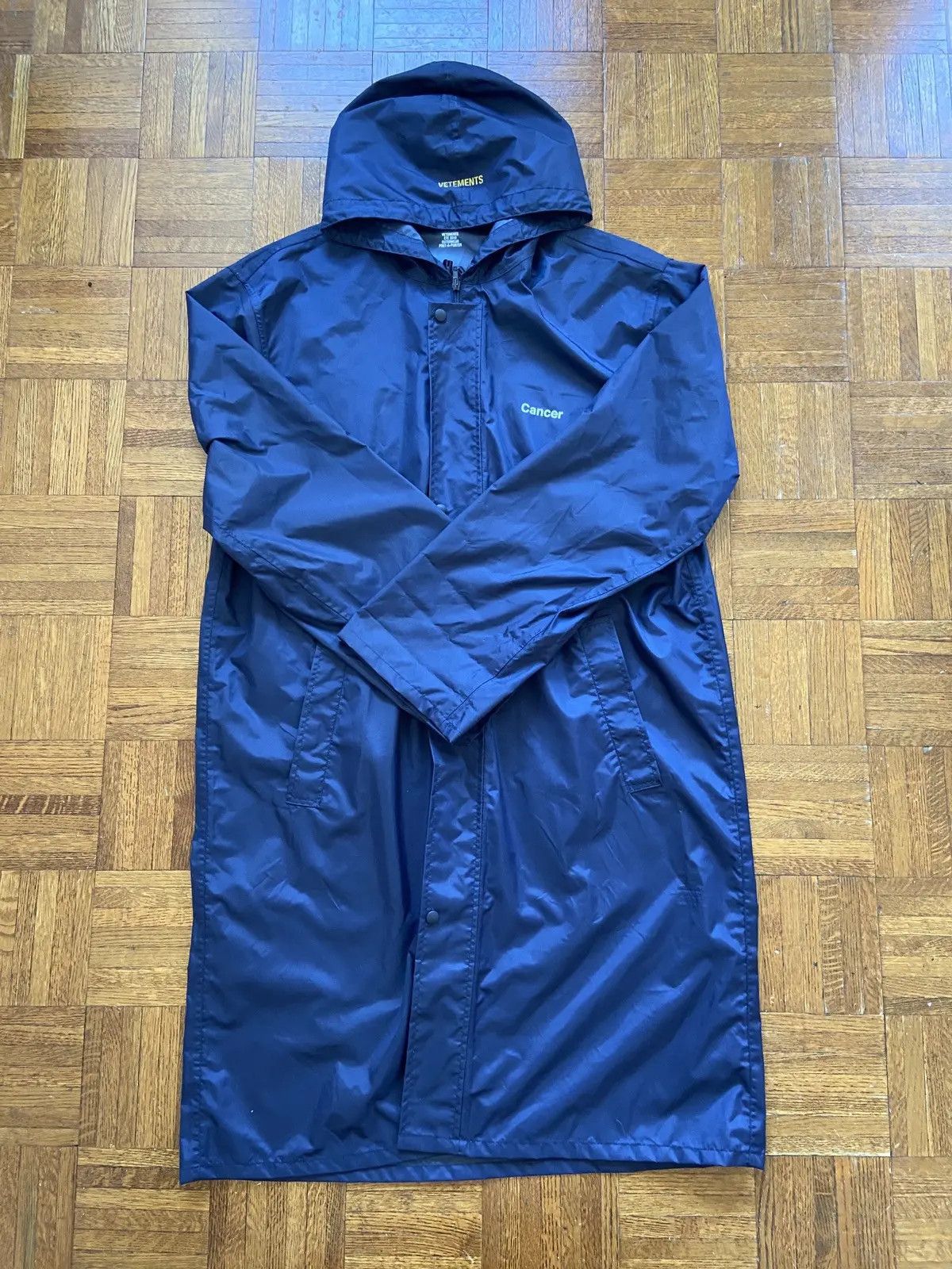 Vetements Vetements Cancer Raincoat Size US S / EU 44-46 / 1 - 2 Thumbnail