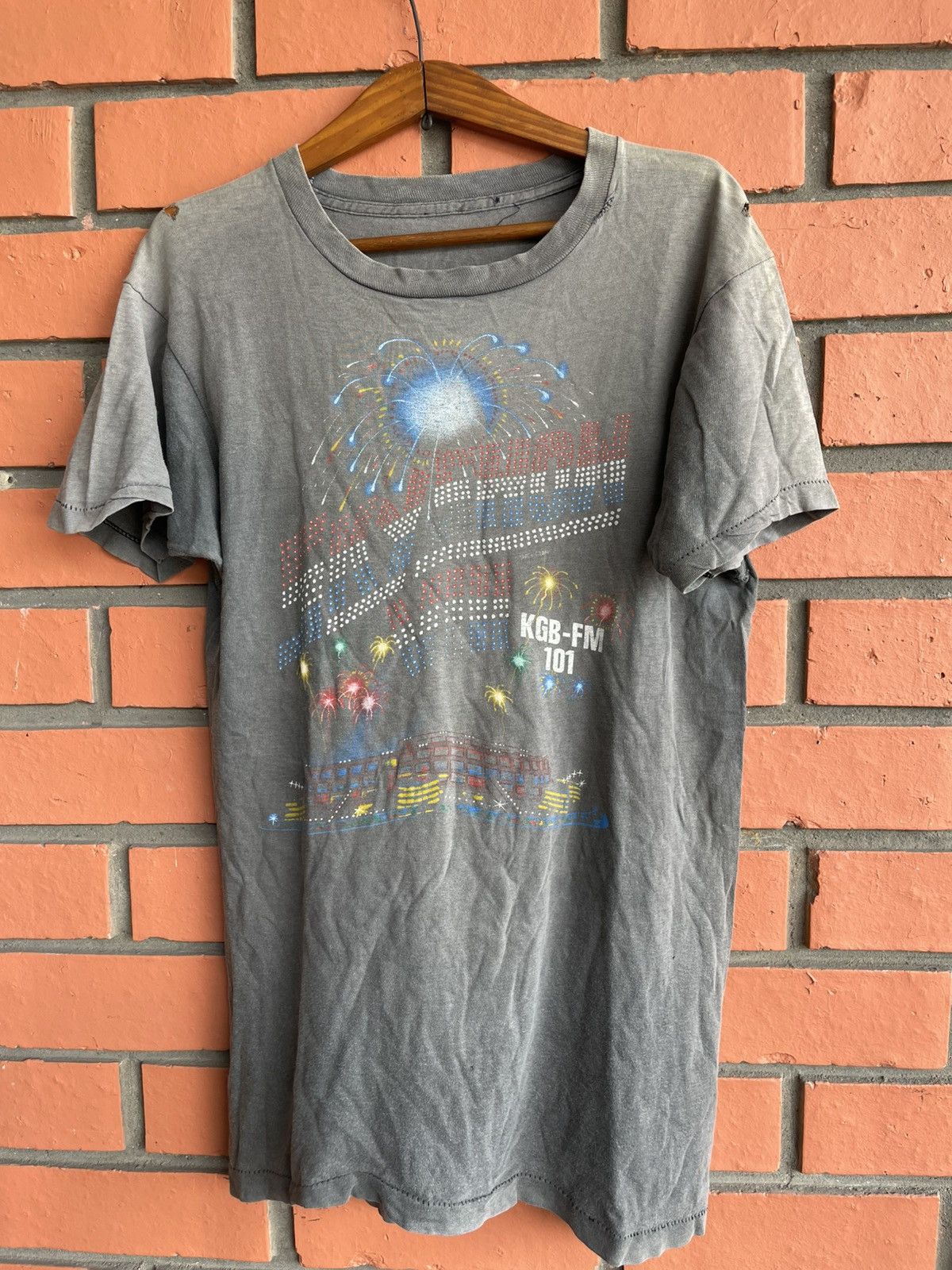 Band Tees Vintage Def Leppard KGB Sky Show VIII 1983 faded Distressed Size US L / EU 52-54 / 3 - 2 Thumbnail