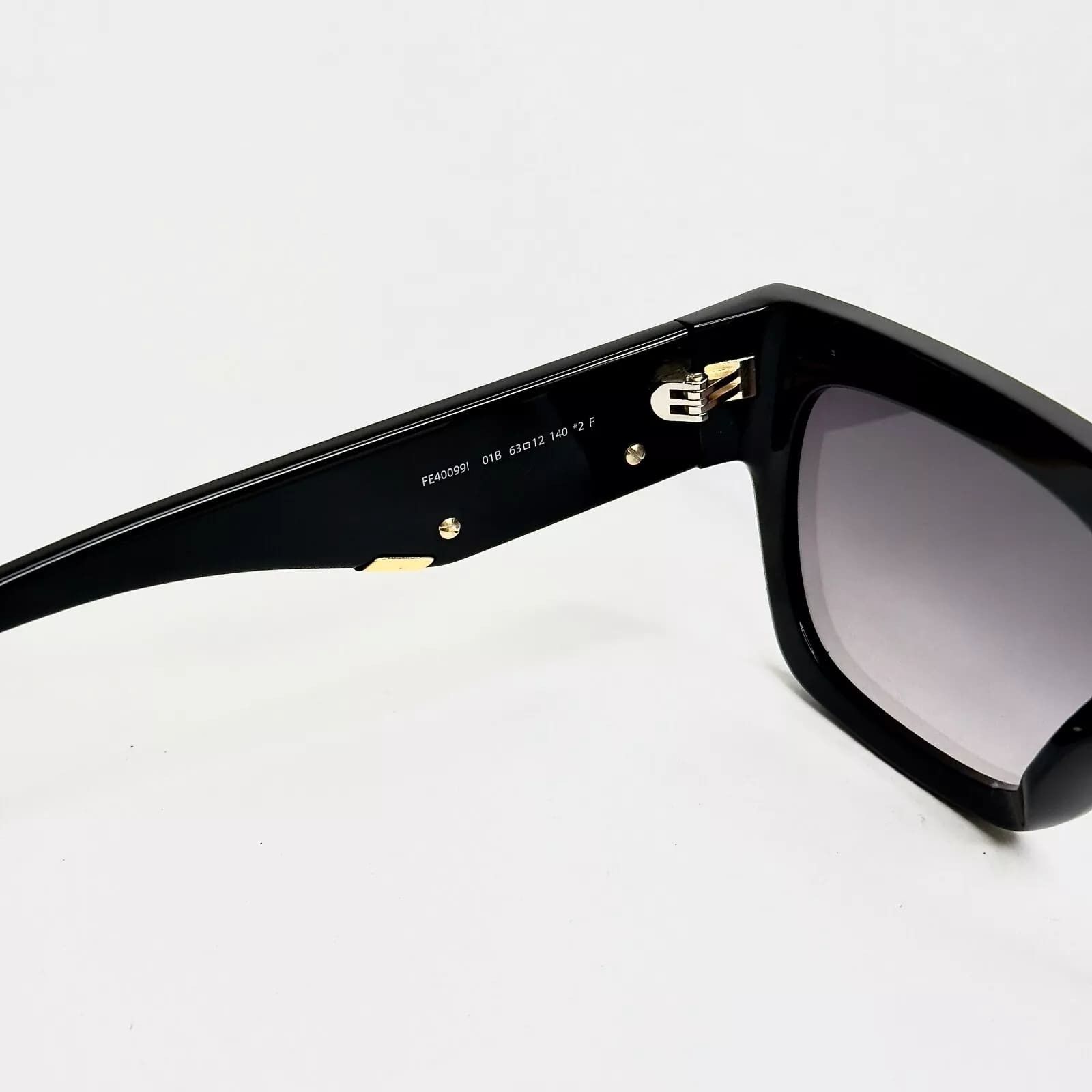Fendi FENDI FIRST 40099 Fashion Square Sunglasses FE40099I 01B Size ONE SIZE - 8 Thumbnail