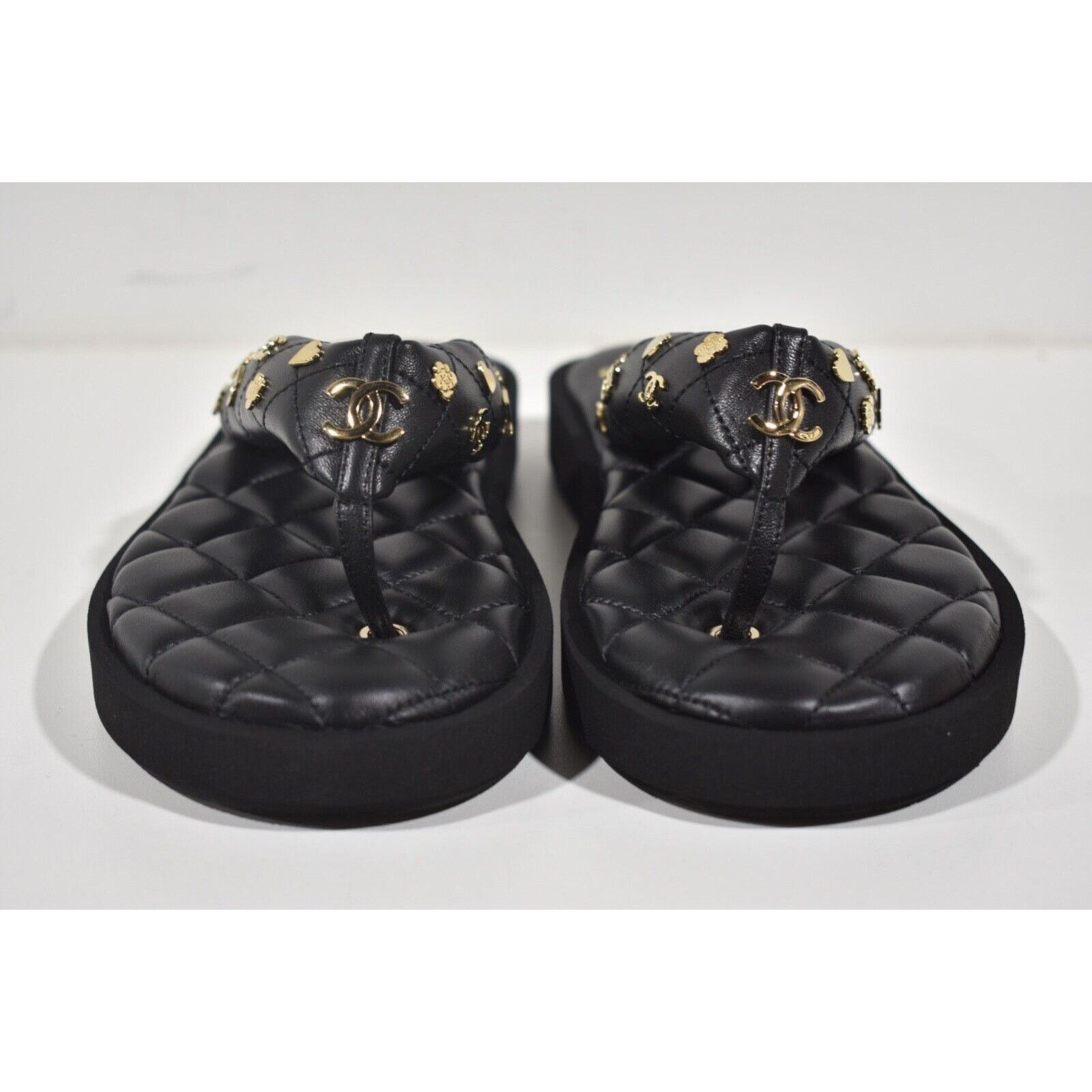 Chanel Chanel 23P Black Quilted Charms Padded Pool Thong Logo Size US 7.5 / IT 37.5 - 6 Thumbnail