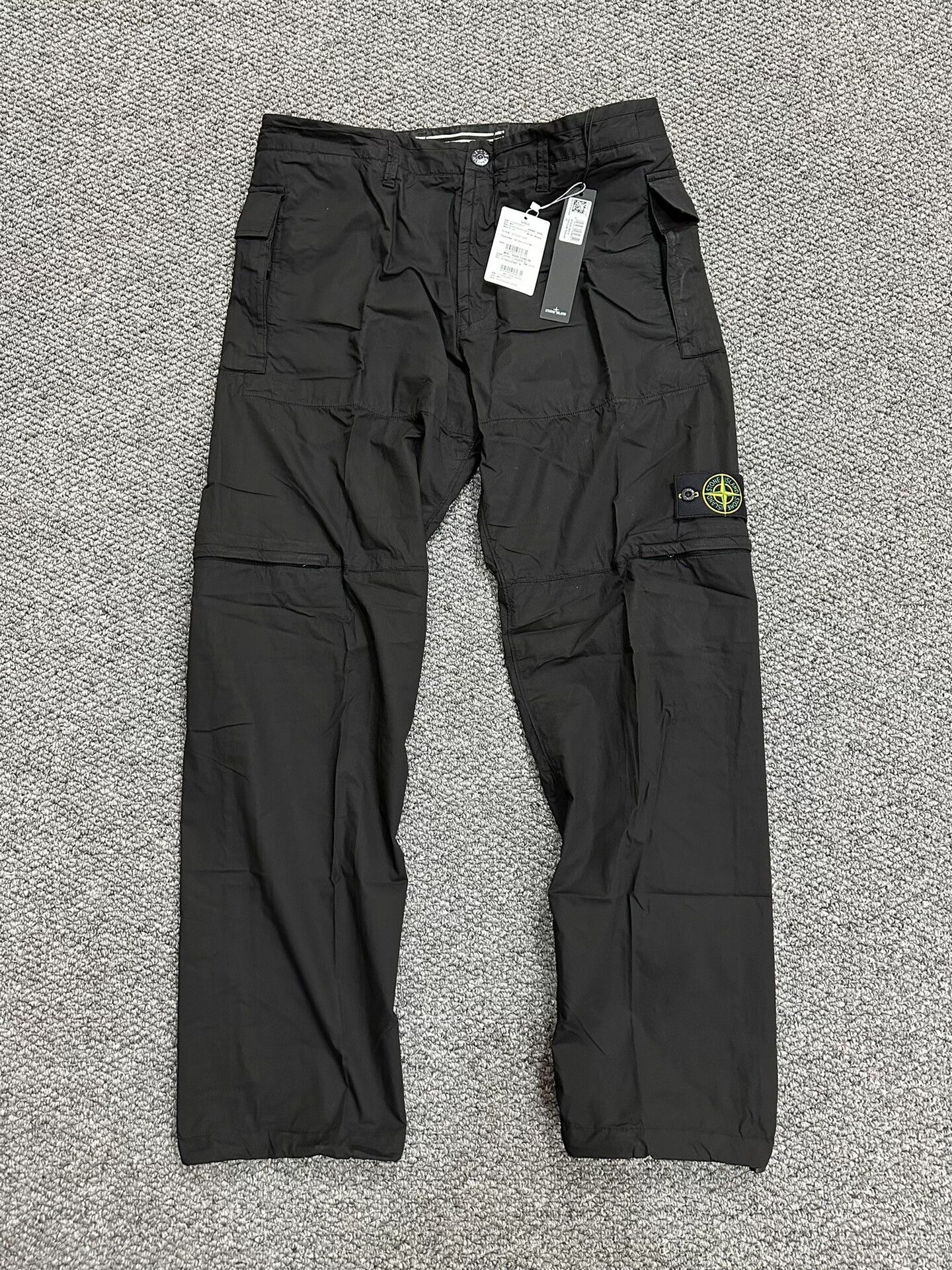 Stone Island stone island cargo pants in black Size US 33 - 1 Thumbnail