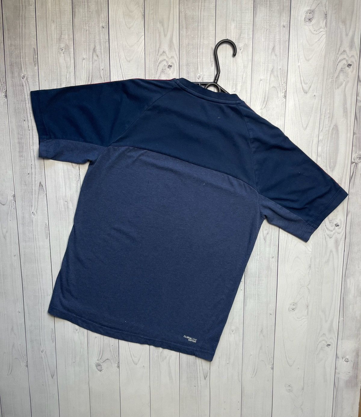 Adidas × Vintage Vintage adidas essentials performance tee stripes Size US S / EU 44-46 / 1 - 4 Thumbnail