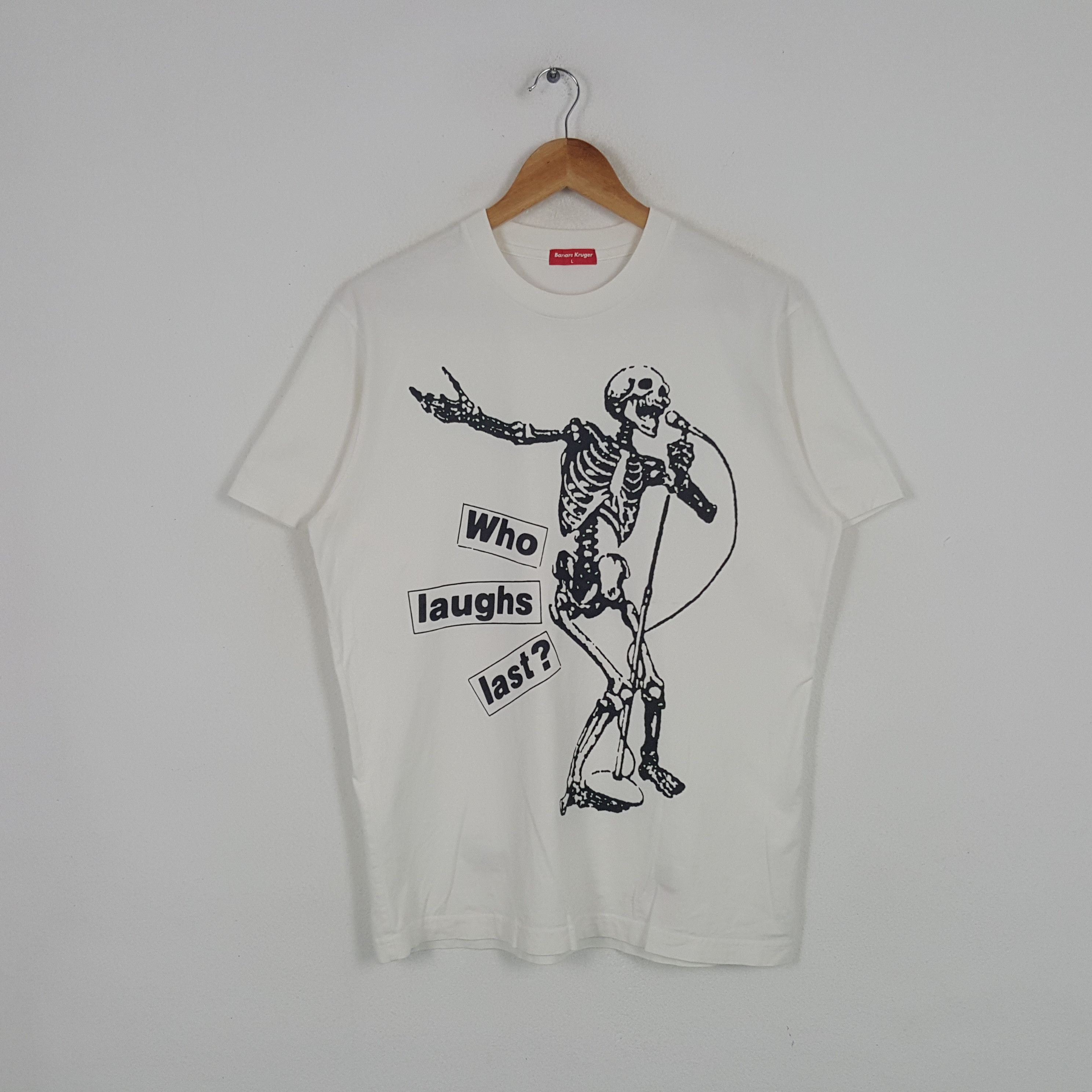 Barbara Kruger × Japanese Brand × Vintage Vintage Barbara Kruger Who Laughs Last Art Tshirt Size US L / EU 52-54 / 3 - 1 Thumbnail