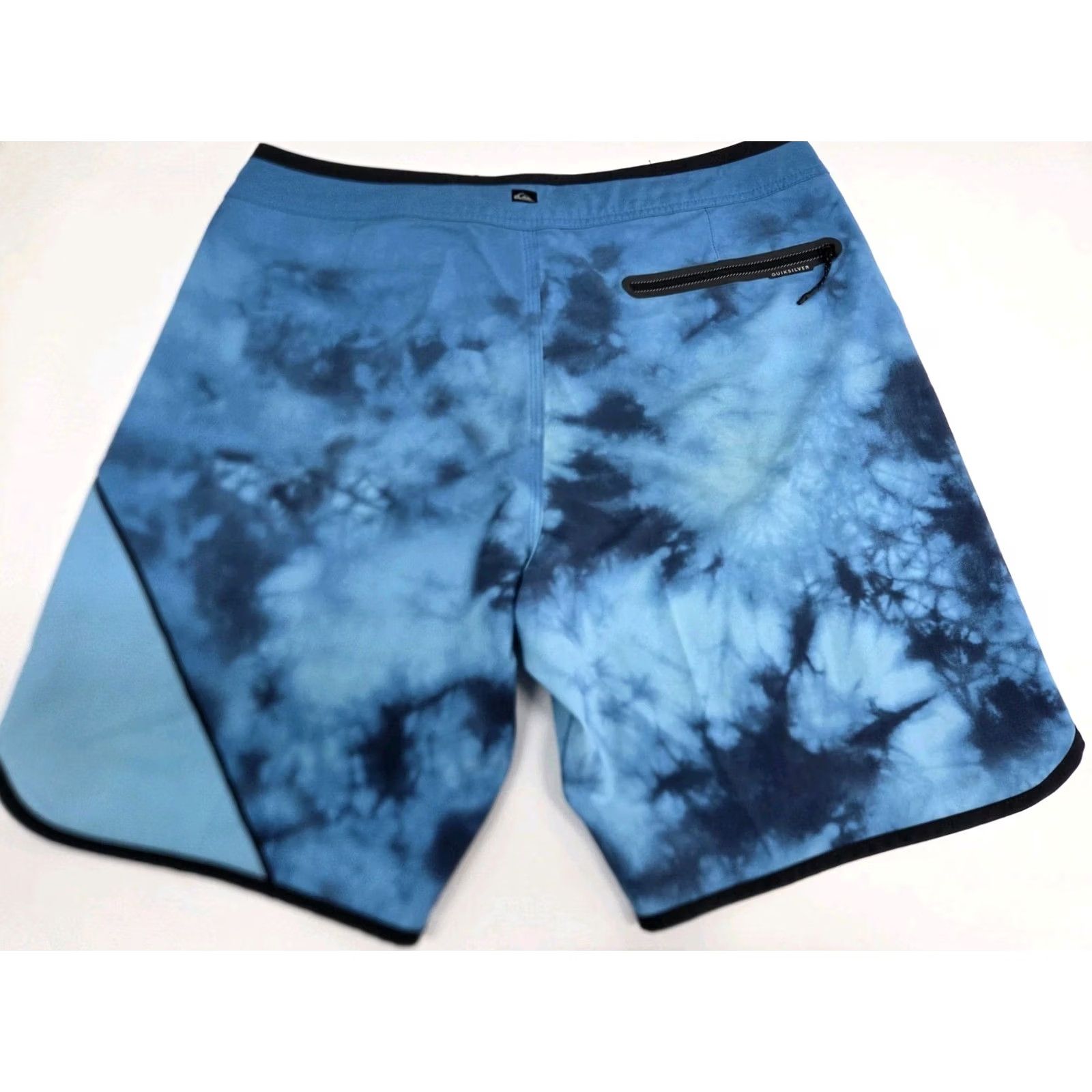 Quiksilver Quiksilver Board Shorts Men Dry Flight Highline Blue Cloudy 33 Water-Repellent Quick Dry Stretch Back Pocket Zip Beach Surfing Mens Size US 33 - 2 Thumbnail