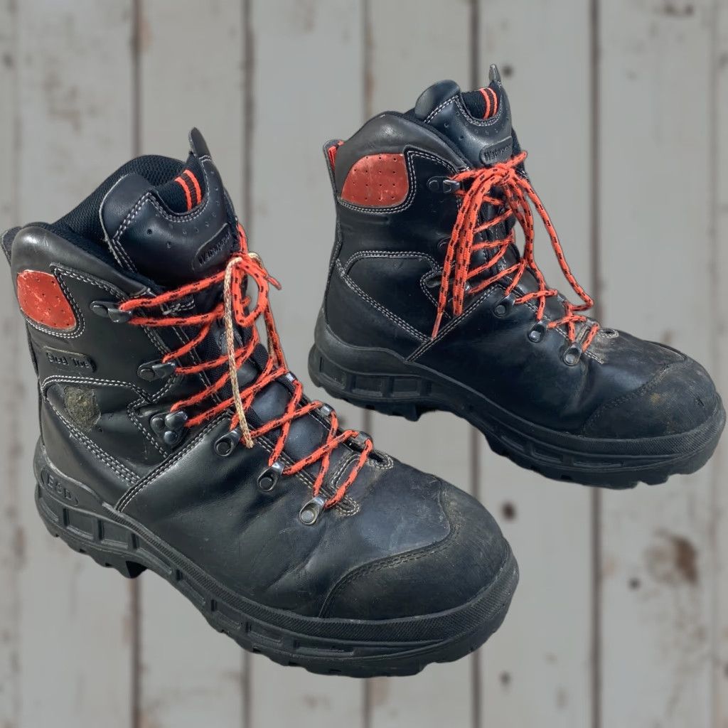 Vintage Oregon Chainsaw Boots Mens 11 Black Leather Waterproof Steel Toe Class 1 Work Boots Mens 11 Water Resistant Leather Black Oregon Size US 10 / EU 43 - 1 Thumbnail