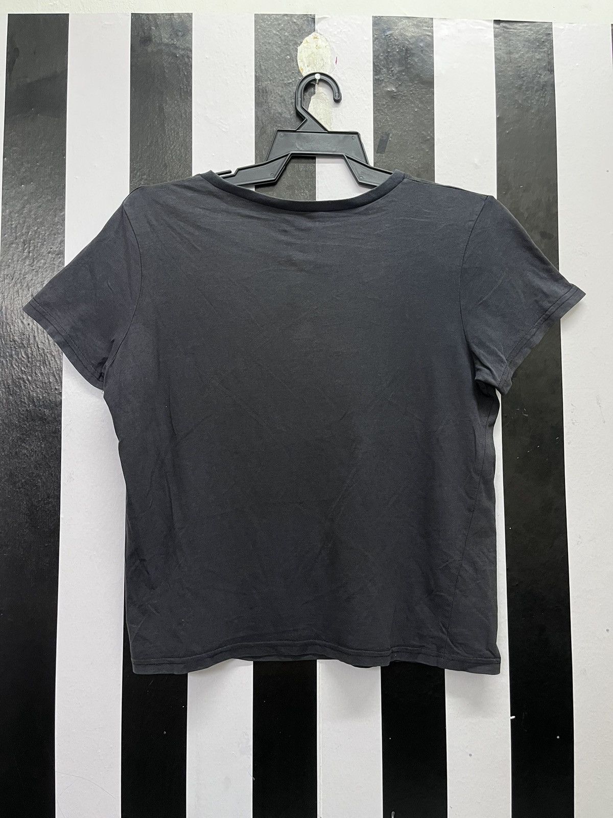 Vintage Attack on titan black tee Size US S / EU 44-46 / 1 - 4 Thumbnail