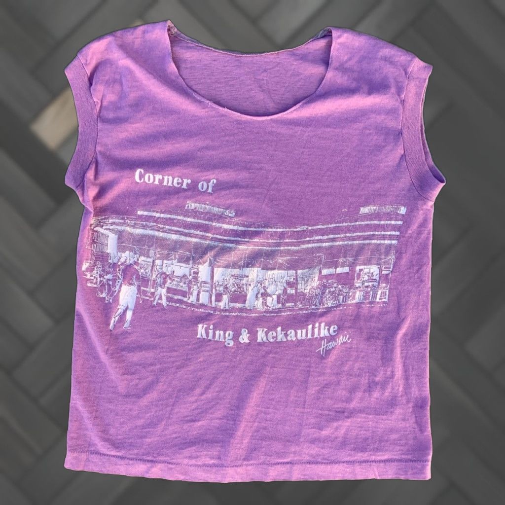 Vintage VINTAGE King & Kekaulike Hawaii Muscle Shirt Sleeveless Graphic Tee T Shirt 80s Purple Unbranded T-Shirt Adult L 80s Womens Mens Boys Girls Size US L / EU 52-54 / 3 - 1 Thumbnail
