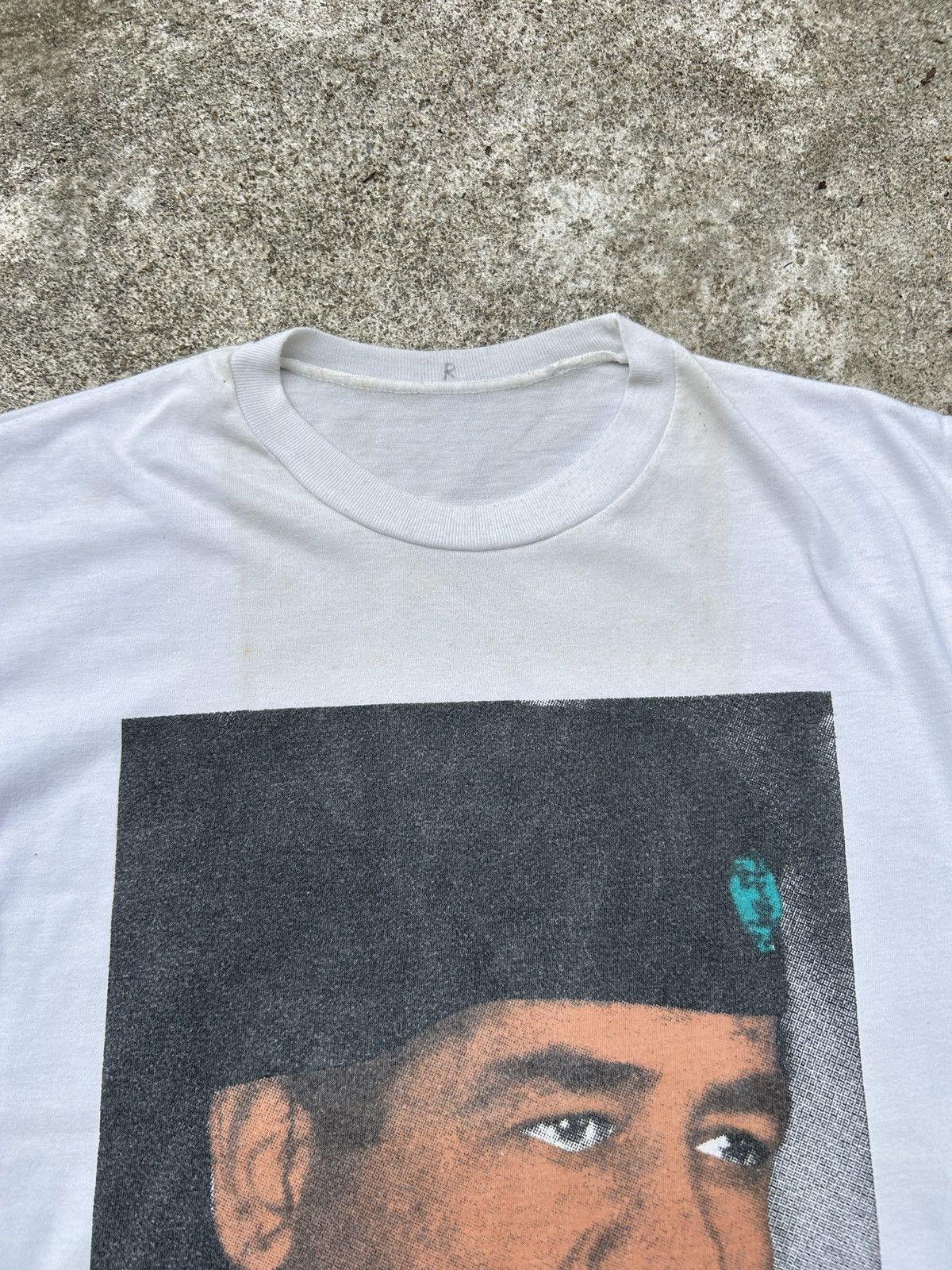 Vintage Vintage Saddam Hussein White T-shirt Size US XXS / EU 40 - 2 Thumbnail