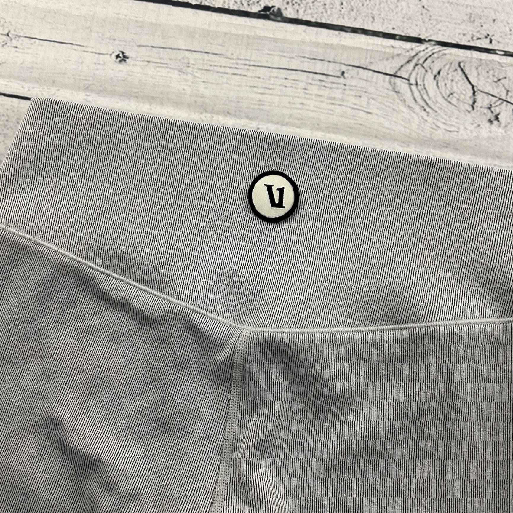 Vuori Vuori Leggings Womens Small Houndstooth Textured Gray Athletic Compression Activewear Chilled Out Size 28" / US 6 / IT 42 - 3 Thumbnail