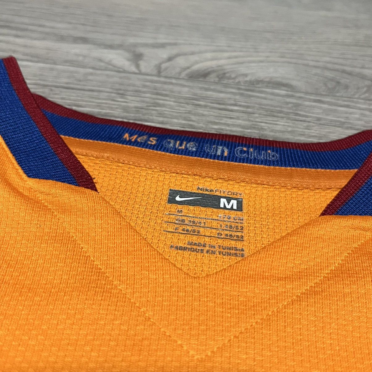 Nike Barcelona Ronaldinho Nike Jersey Size US M / EU 48-50 / 2 - 6 Thumbnail
