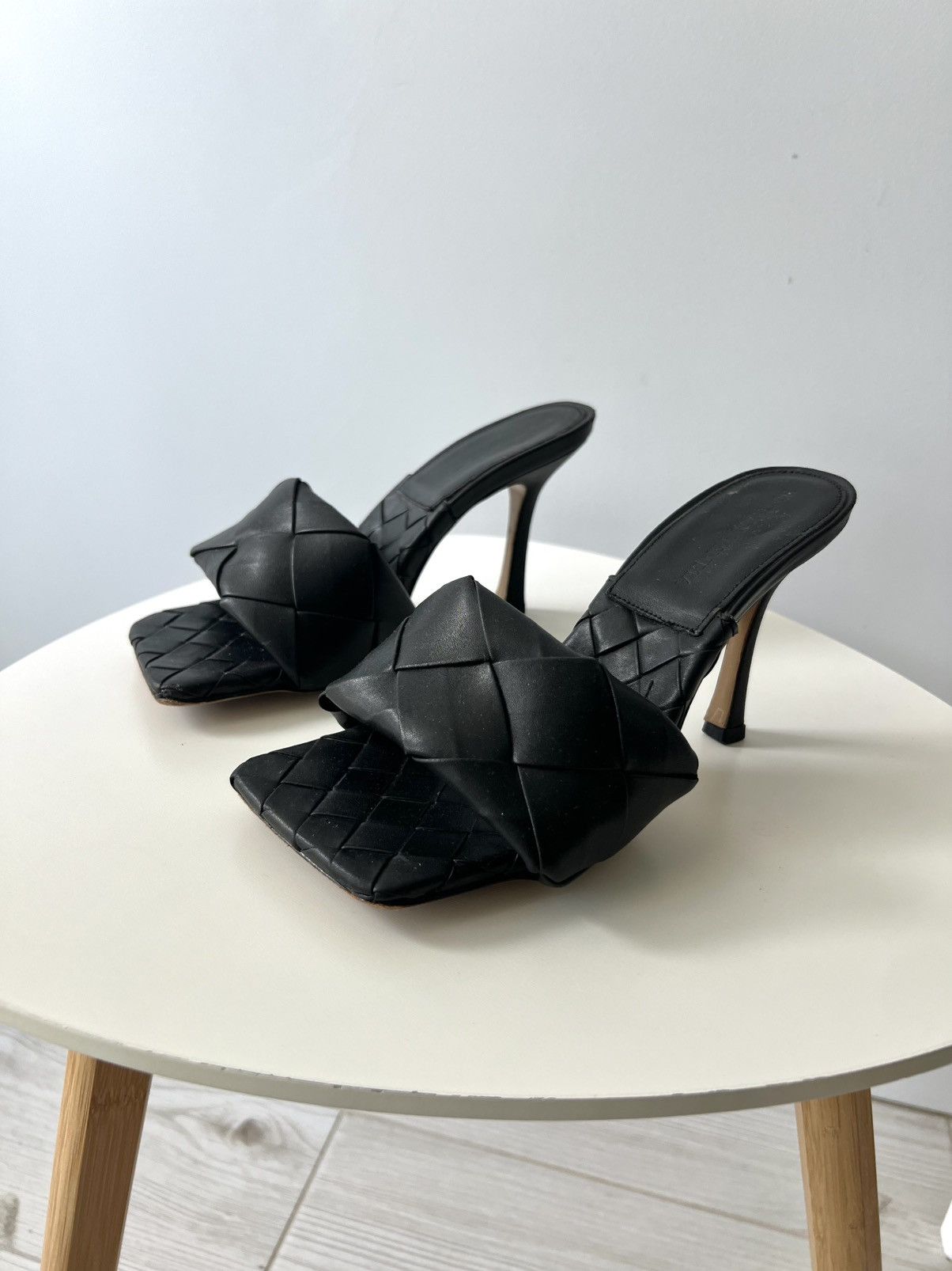 Bottega Veneta Bottega Veneta Lido Mules Black Size 7/37 Size US 7 / IT 37 - 4 Thumbnail